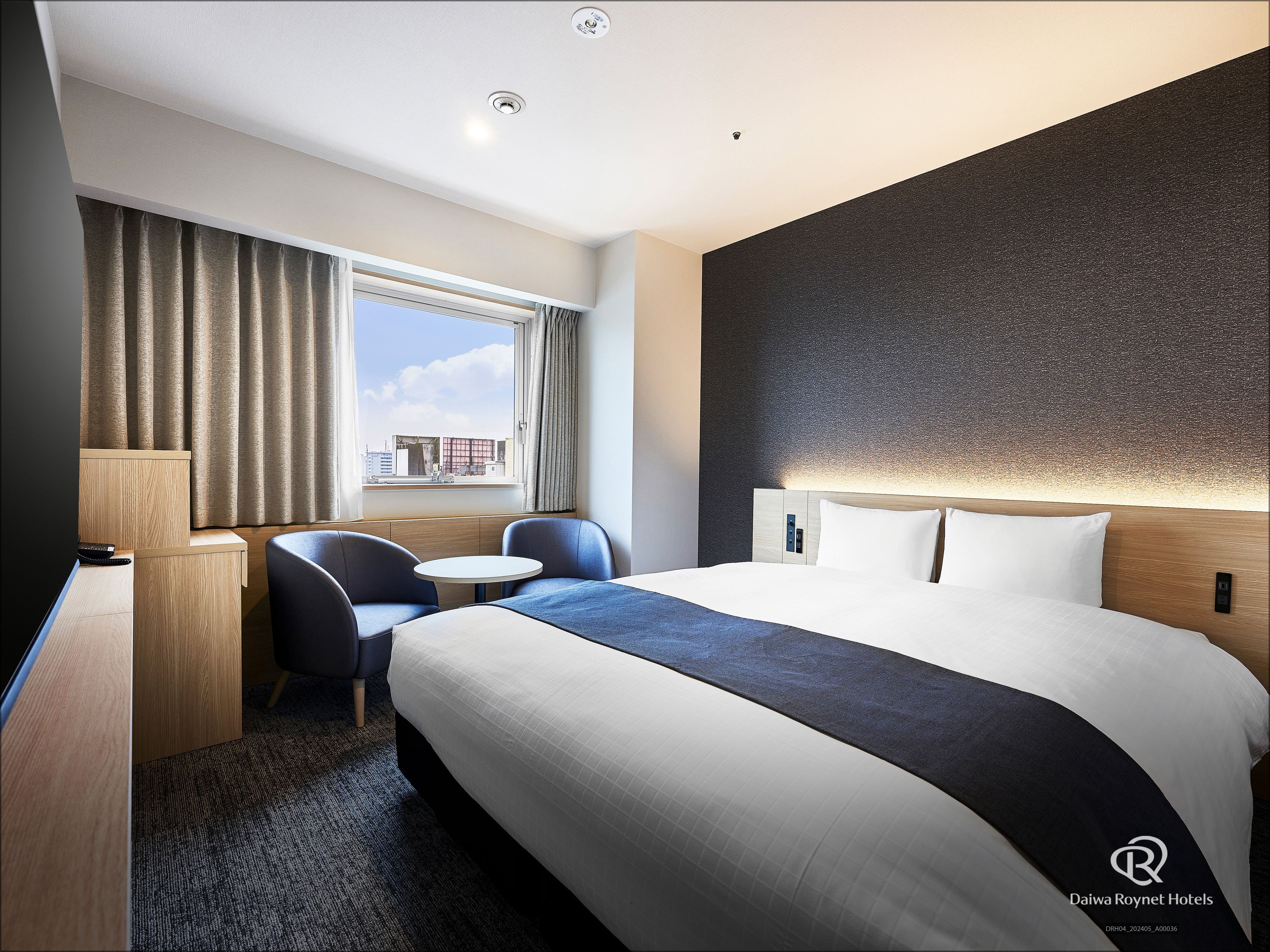Daiwa Roynet Hotel Gifu-guestroom-Deluxe Double Room.jpg