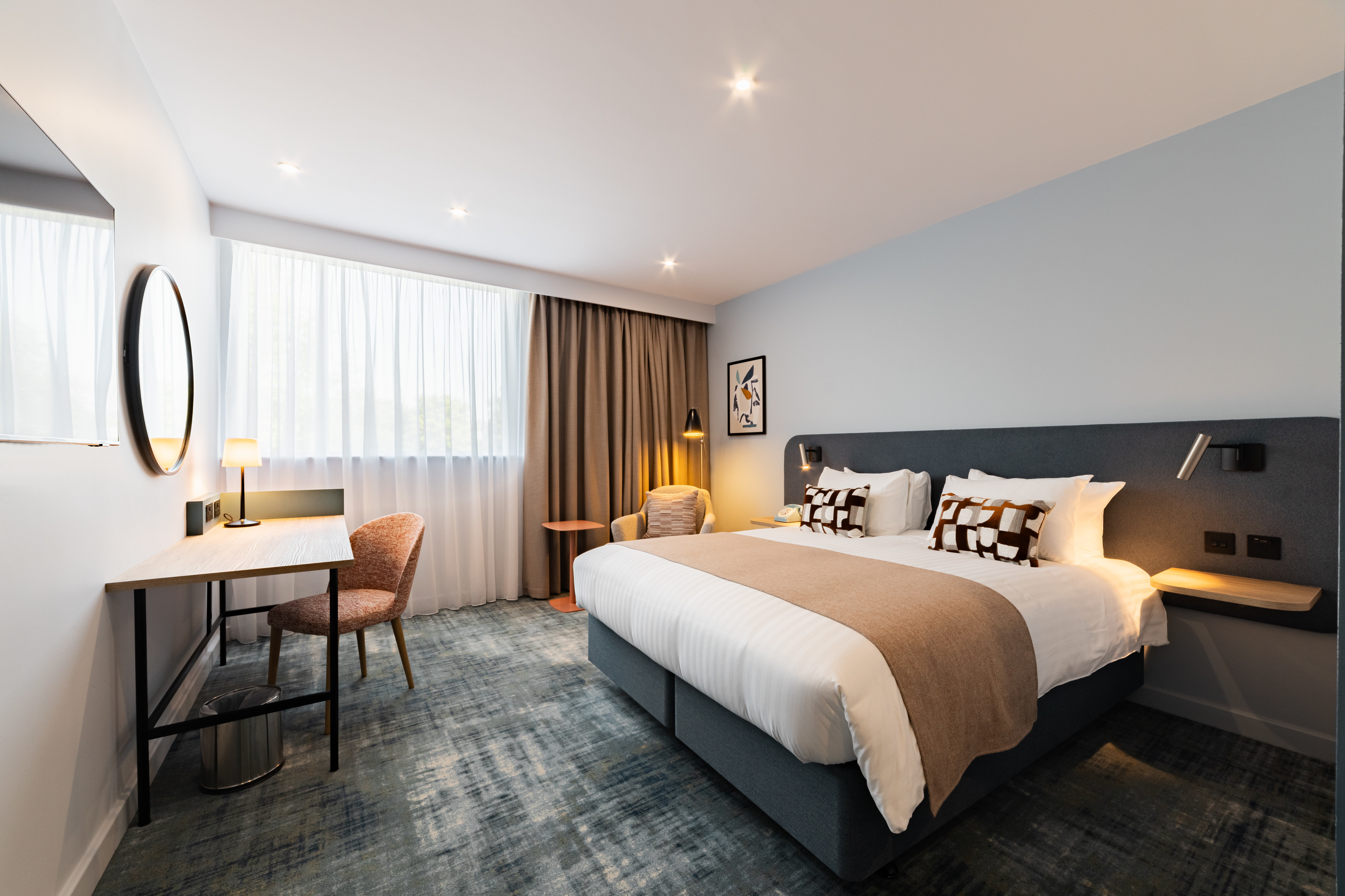 VOCO WINCHESTER HOTEL SPA BY IHG-guestroom-Guest Room.jpg