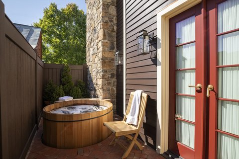 Rooms Cardinals Nest CDN Hot Tub