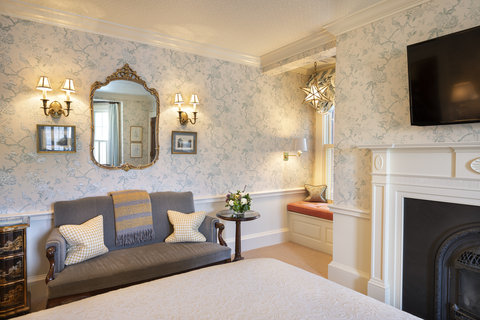 Rooms Room PMV Sitting Area