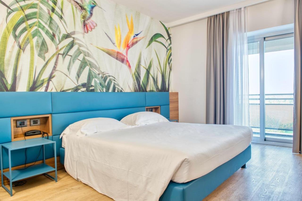 PALACE HOTEL ZINGONIA-guestroom-661499 Guest Room.jpg