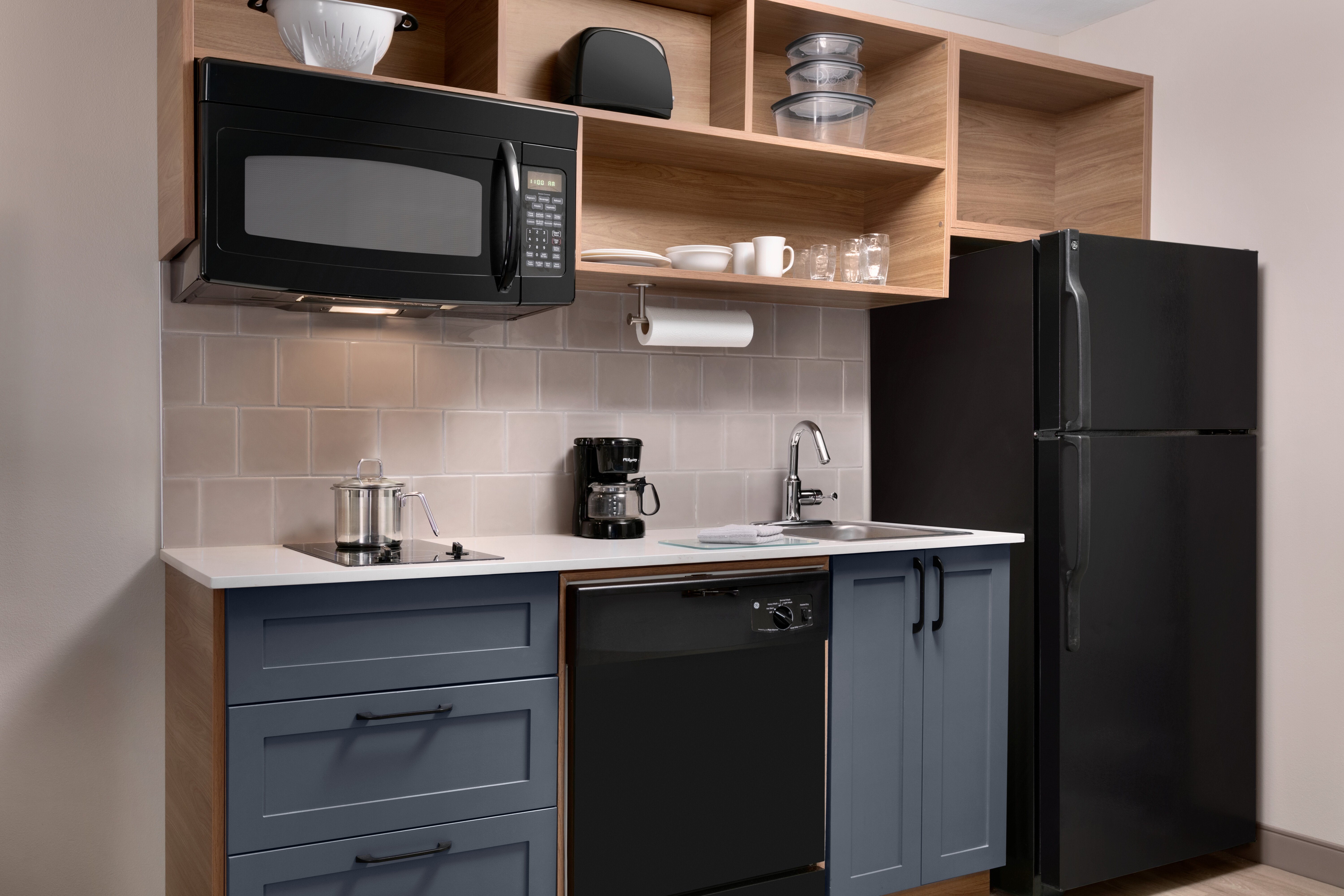 CANDLEWOOD STES ANNAPOLIS-guestroom-Delicious dishes can be enjoyed in the comfort of your room..jpg