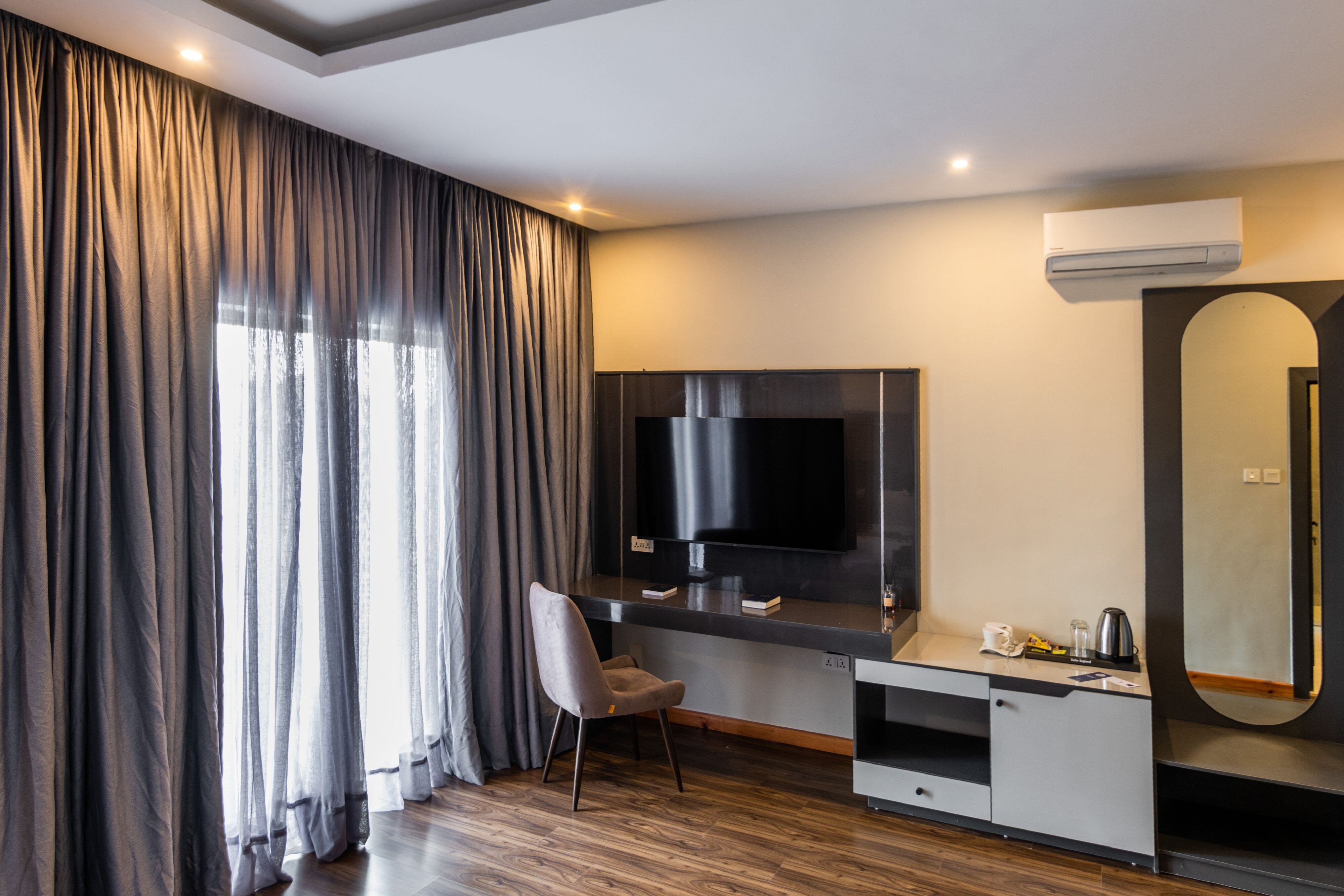 Protea Hotel by Marriott Delta-guestroom-Grand Deluxe.jpg
