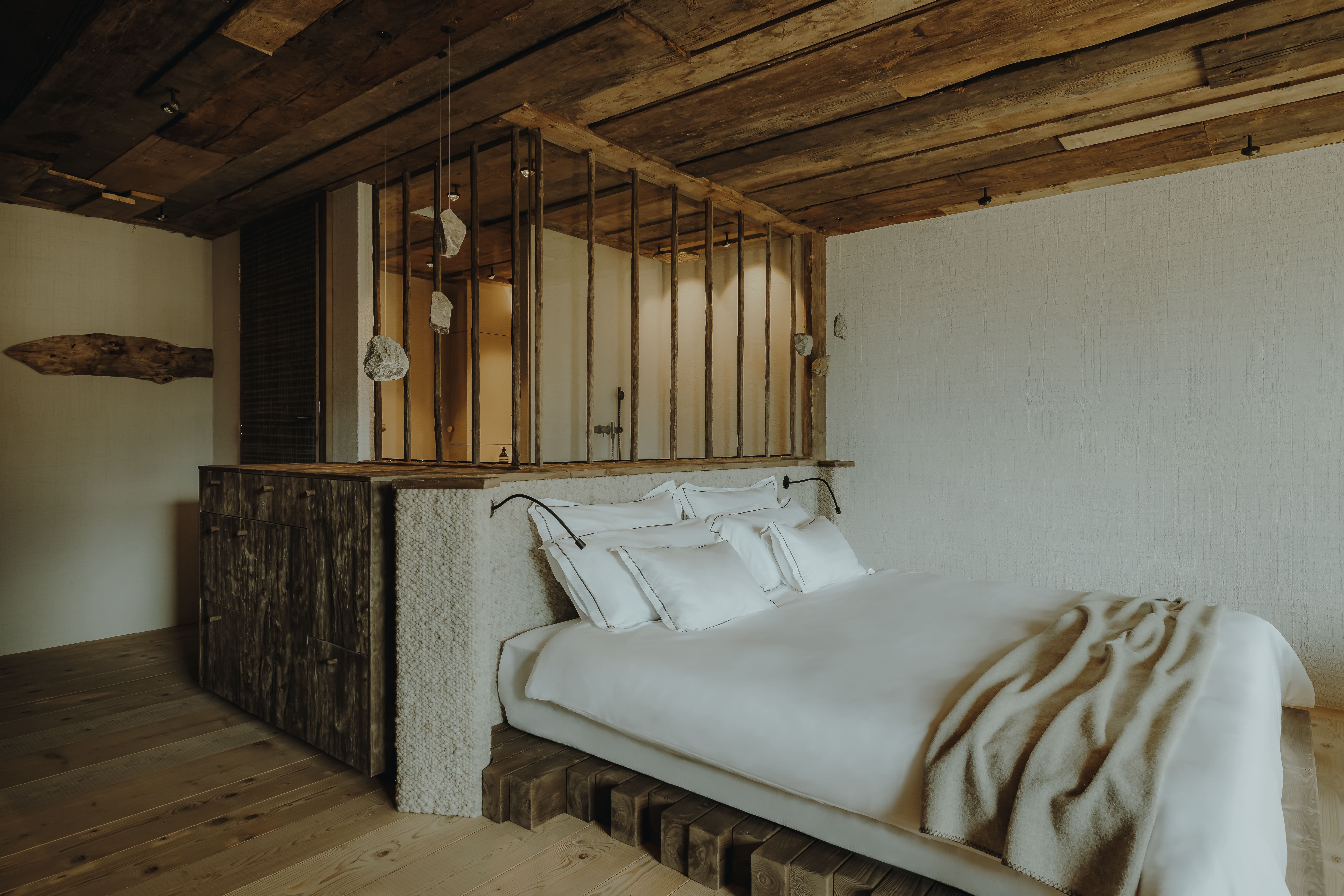 eriro-guestroom-Boum Suite.jpg