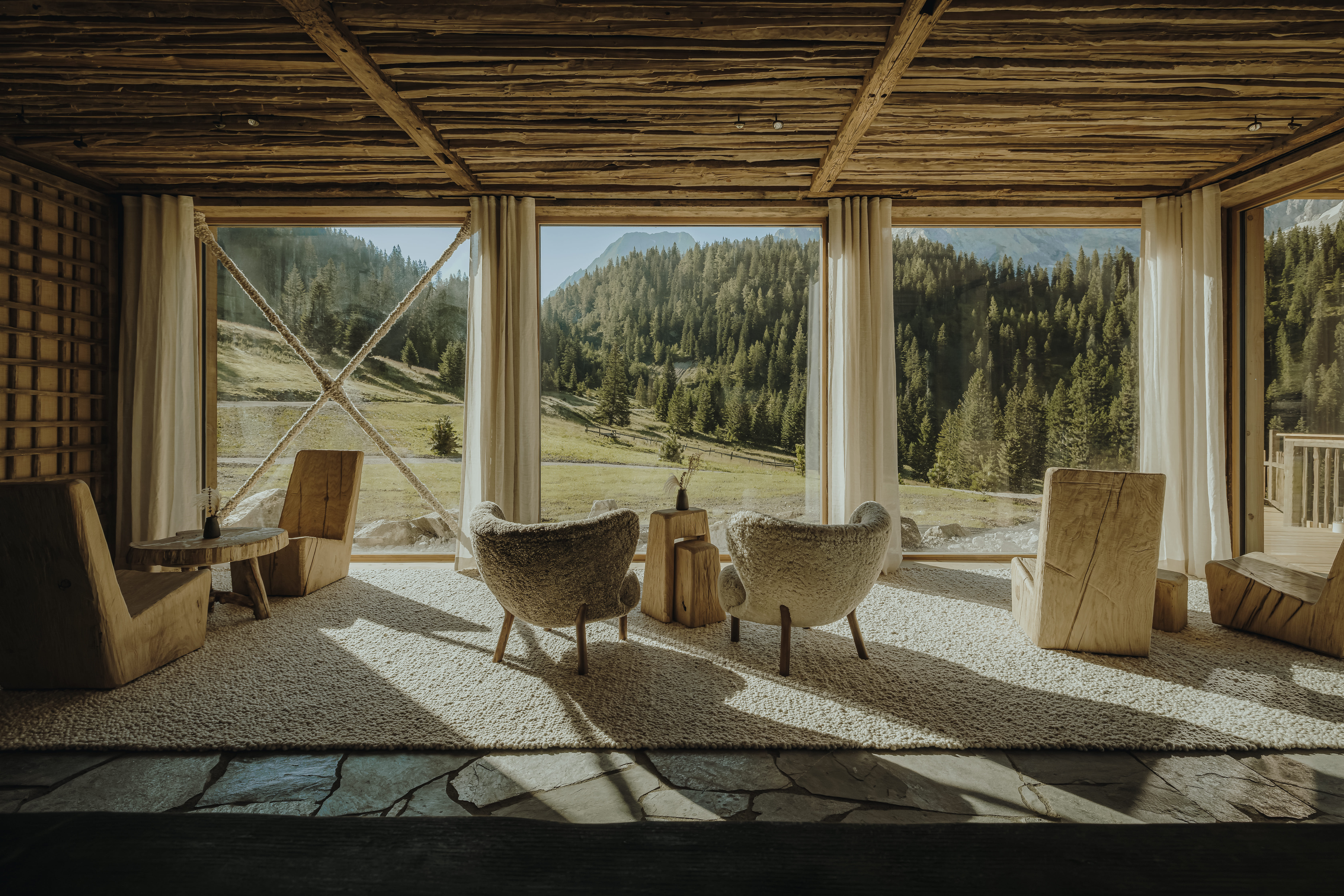 eriro-guestroom-Living Room.jpg