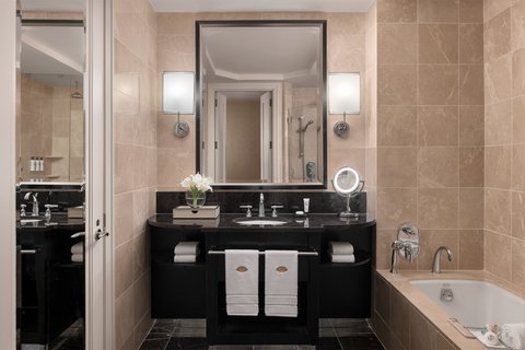 MANDARIN ORIENTAL NEW YORK - Photo 18