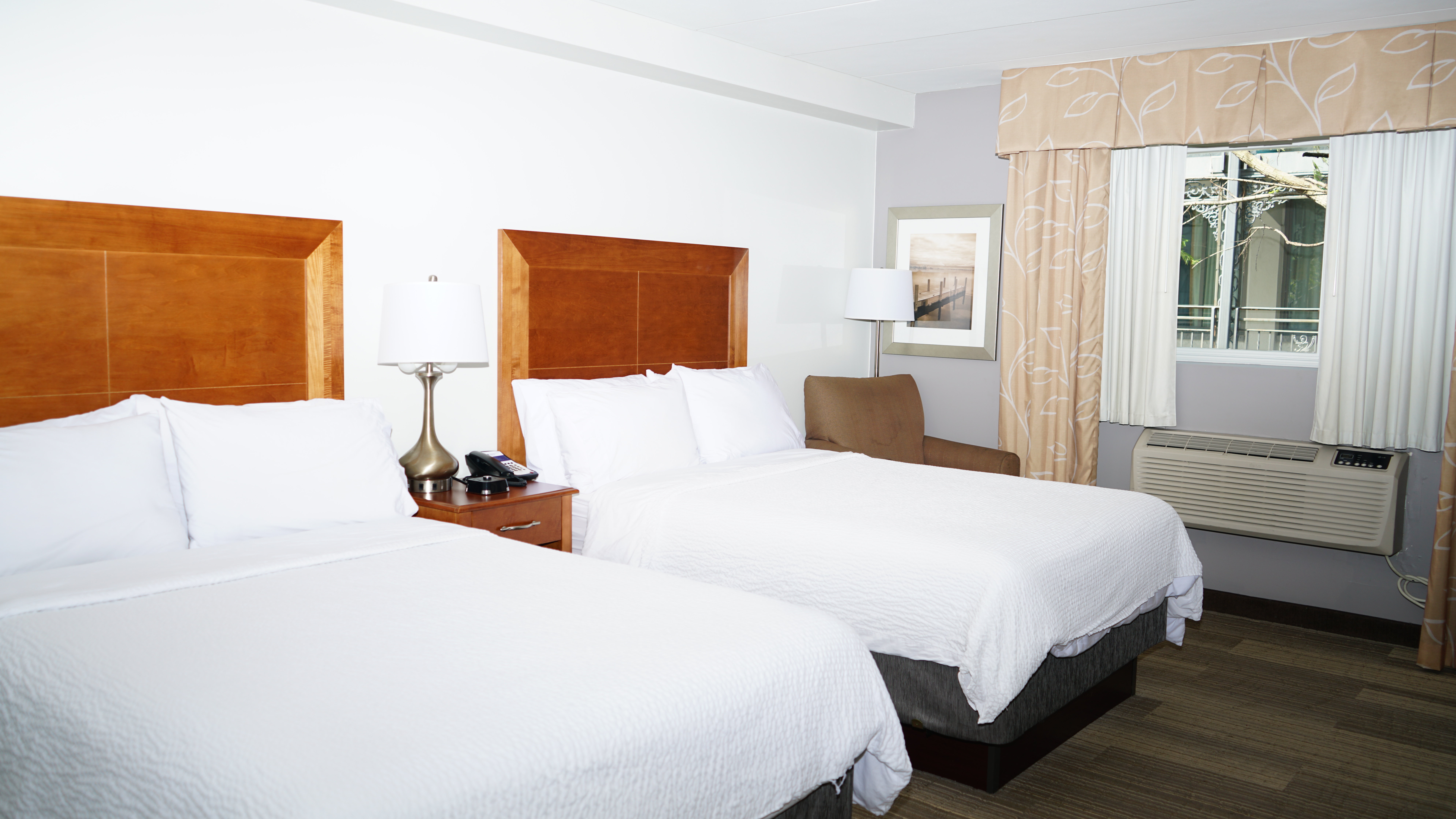 HOLIDAY INN EXPRESS ESSINGTON BY IH-guestroom-Double Bed Guest Room.jpg