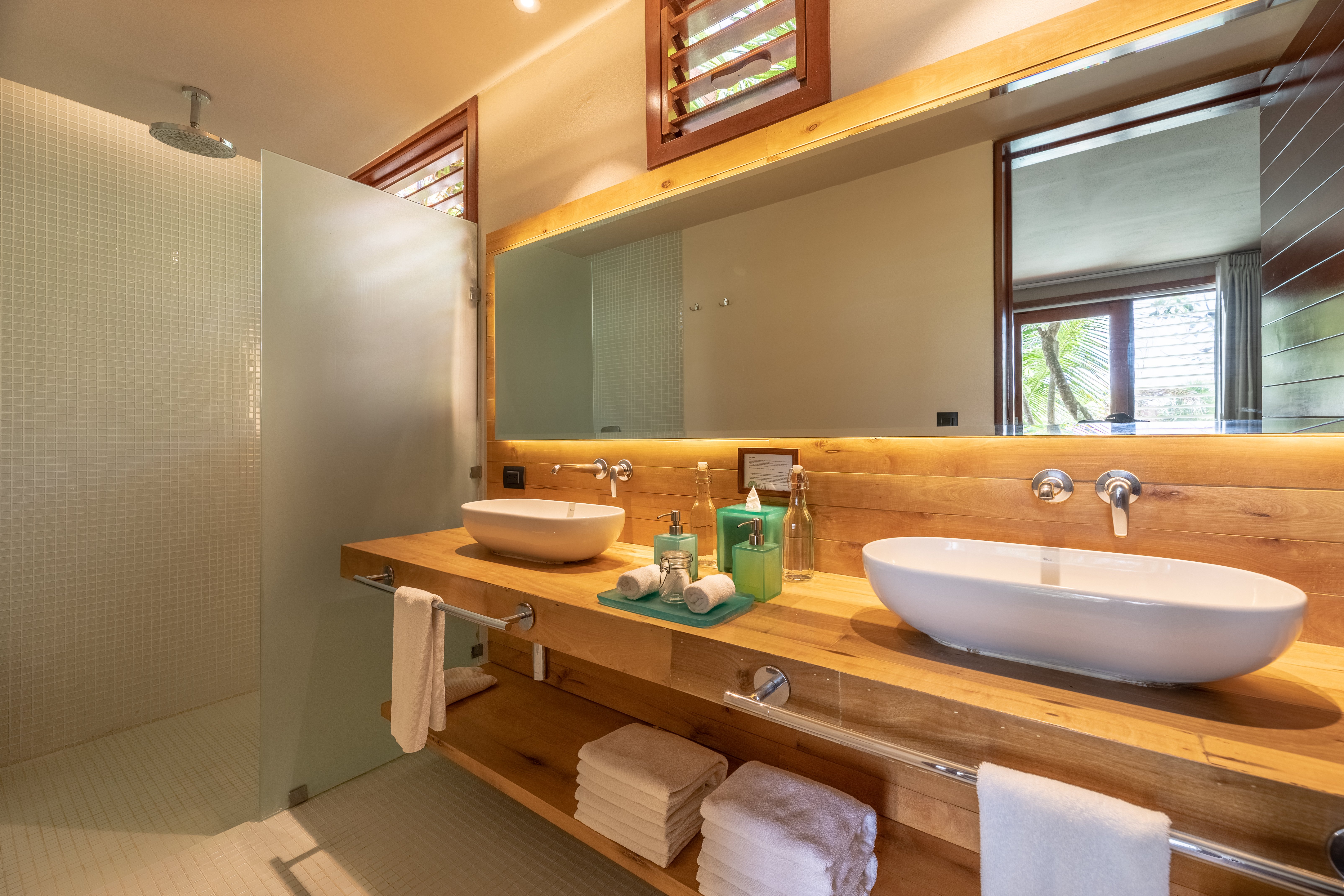 Mi Amor-guestroom-Pool View Room - Bathroom.jpg