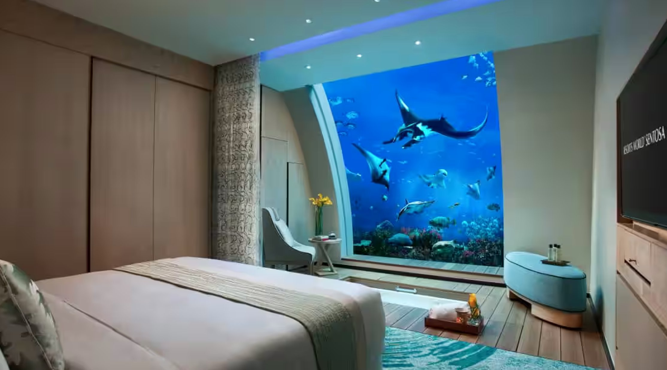 EQUARIUS VILLAS-guestroom-Ocean Suite.jpg