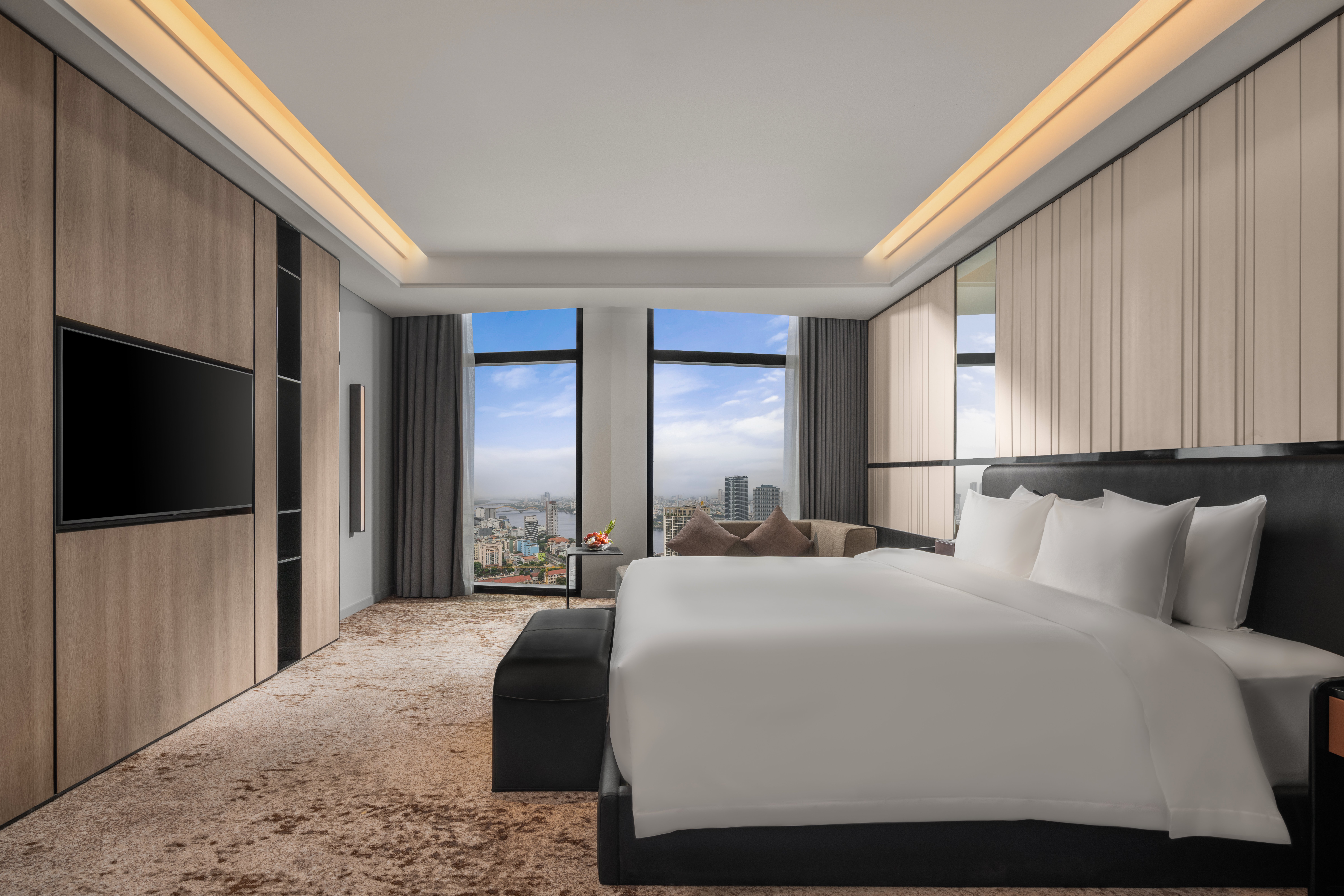 CROWNE PLAZA DANANG CITY CENTRE BY-guestroom-Luxury Suite Room.jpg