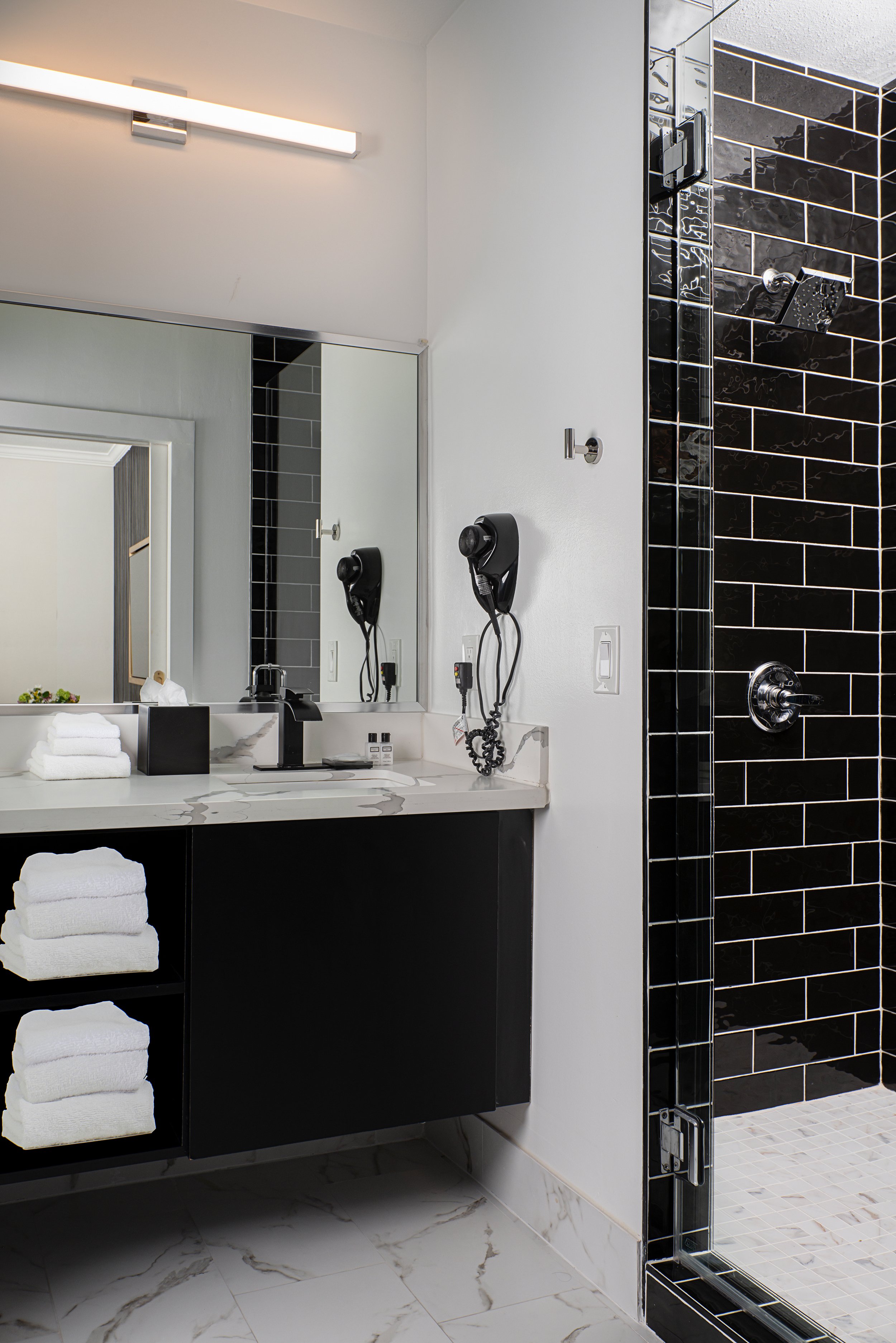 Champions Club Hotel Houston-guestroom-Presidential Suite Bathroom.jpg