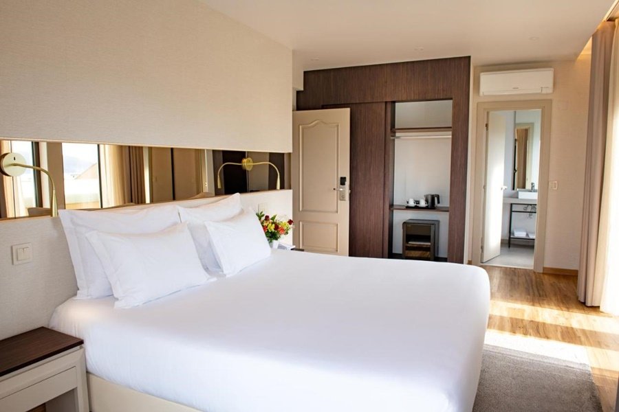 CRISTAL SETUBAL-guestroom-C6DC97 Guest Room.jpg