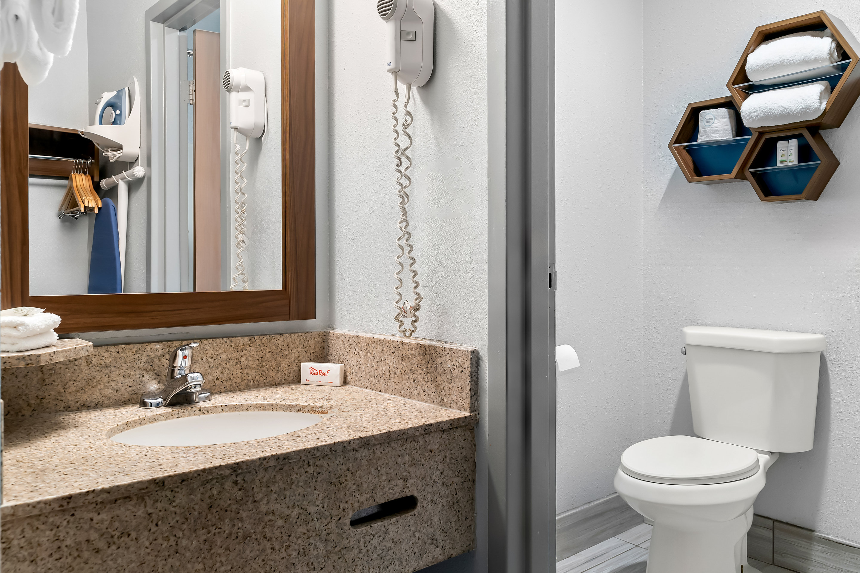 HOMETOWNE STUDIOS AUBURN HILLS-guestroom-HTS Standard Bathroom PRO Approved.jpg