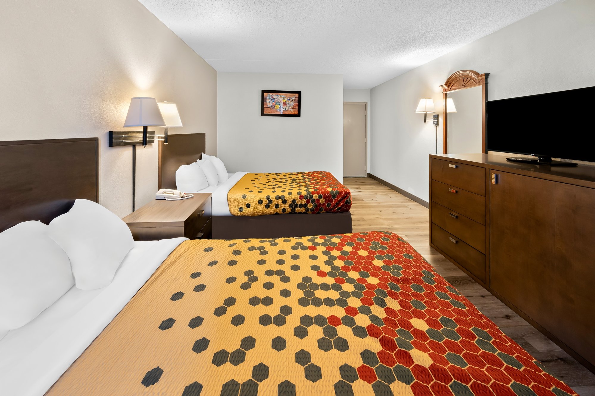 RED CARPET INN- QUANTICO-guestroom-RVADF Two Queen.jpg