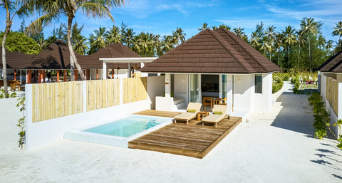 Grand Beach Villa With Pool Exterior