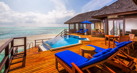Presidential Water Suite Pool View