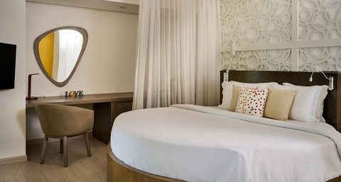 Romantic Beach Villa With Pool Bedroom