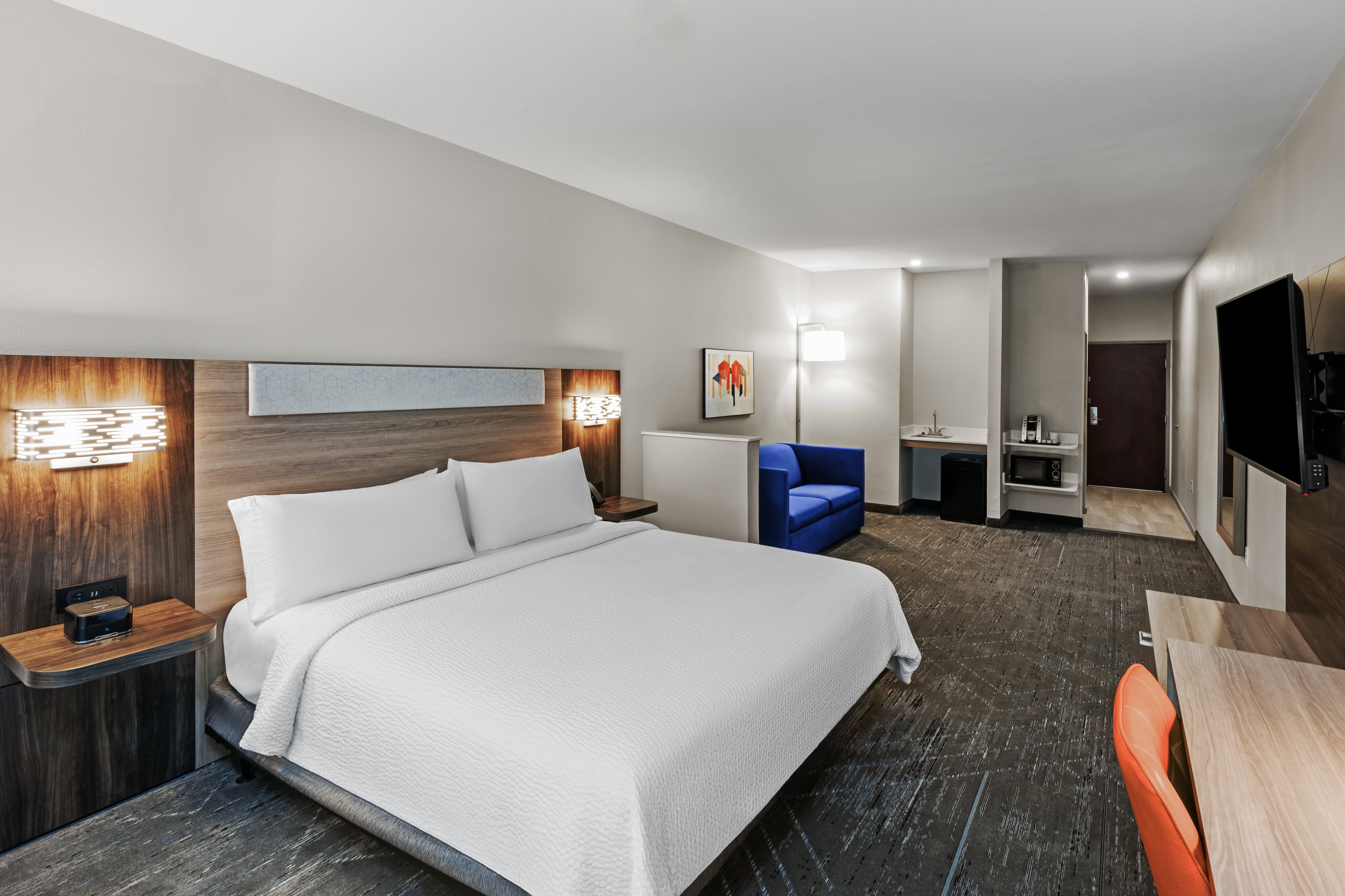 HOLIDAY INN EXP STES HENDERSON BY I-guestroom-King ada suite .jpg
