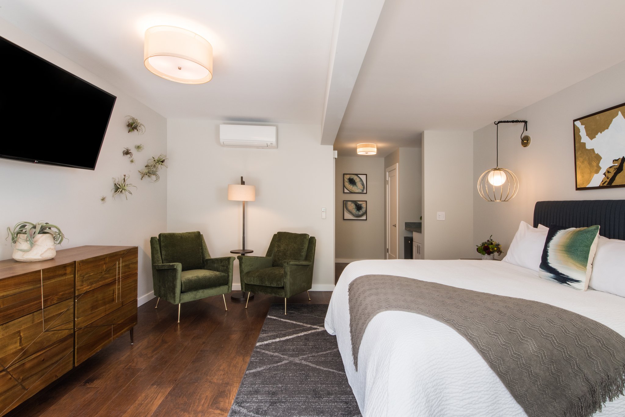 OLEA HOTEL - GLEN ELLEN-guestroom-Lower King Deluxe Room Bedroom.jpg