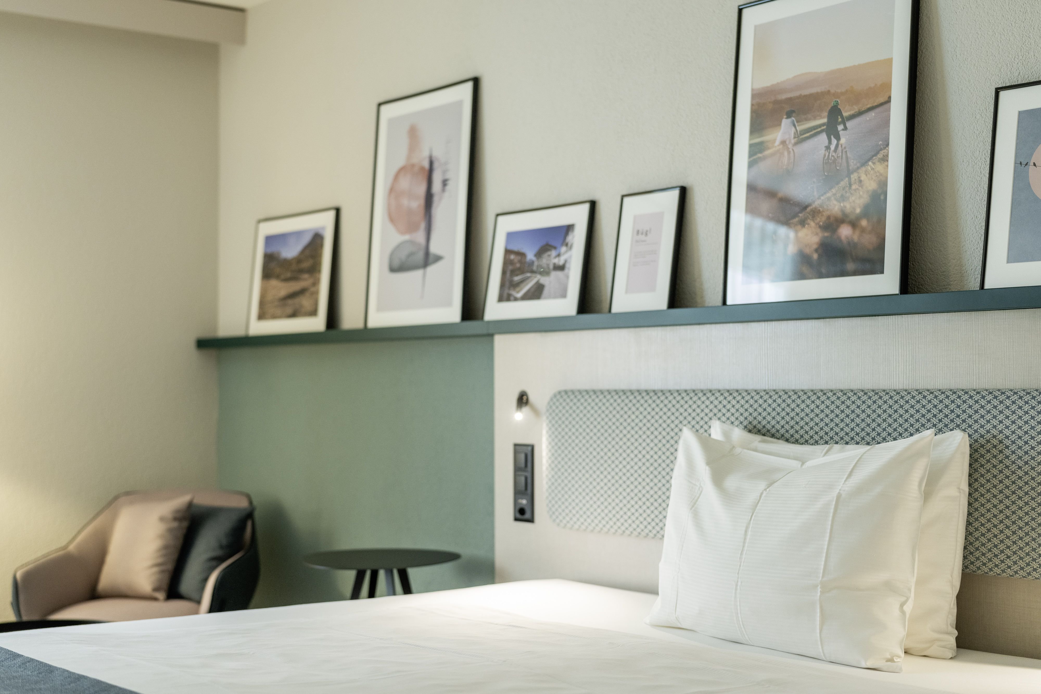HOTEL MUENCHWILEN-guestroom-Business double room.jpg