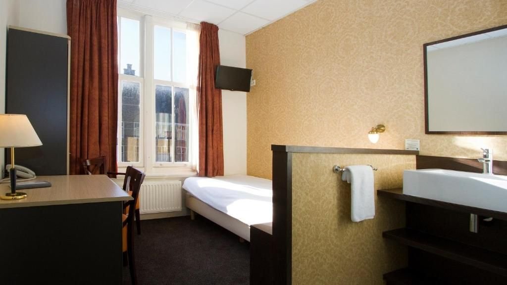 CONFERENTIECENTRUM AND HOTEL BOVEND-guestroom-Single Room.jpg