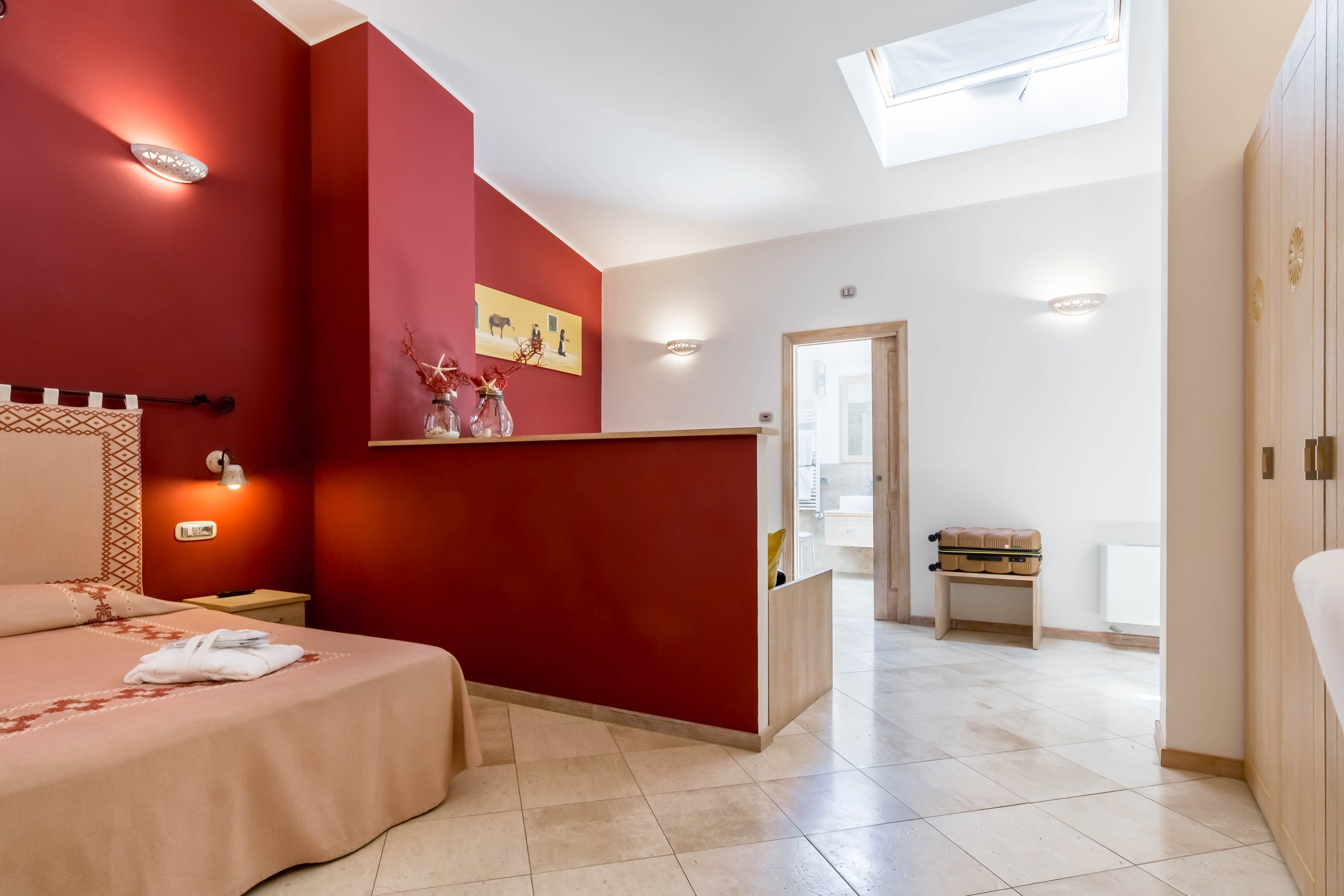 HOTEL DOMOMEA-guestroom-Junior Suite.jpg