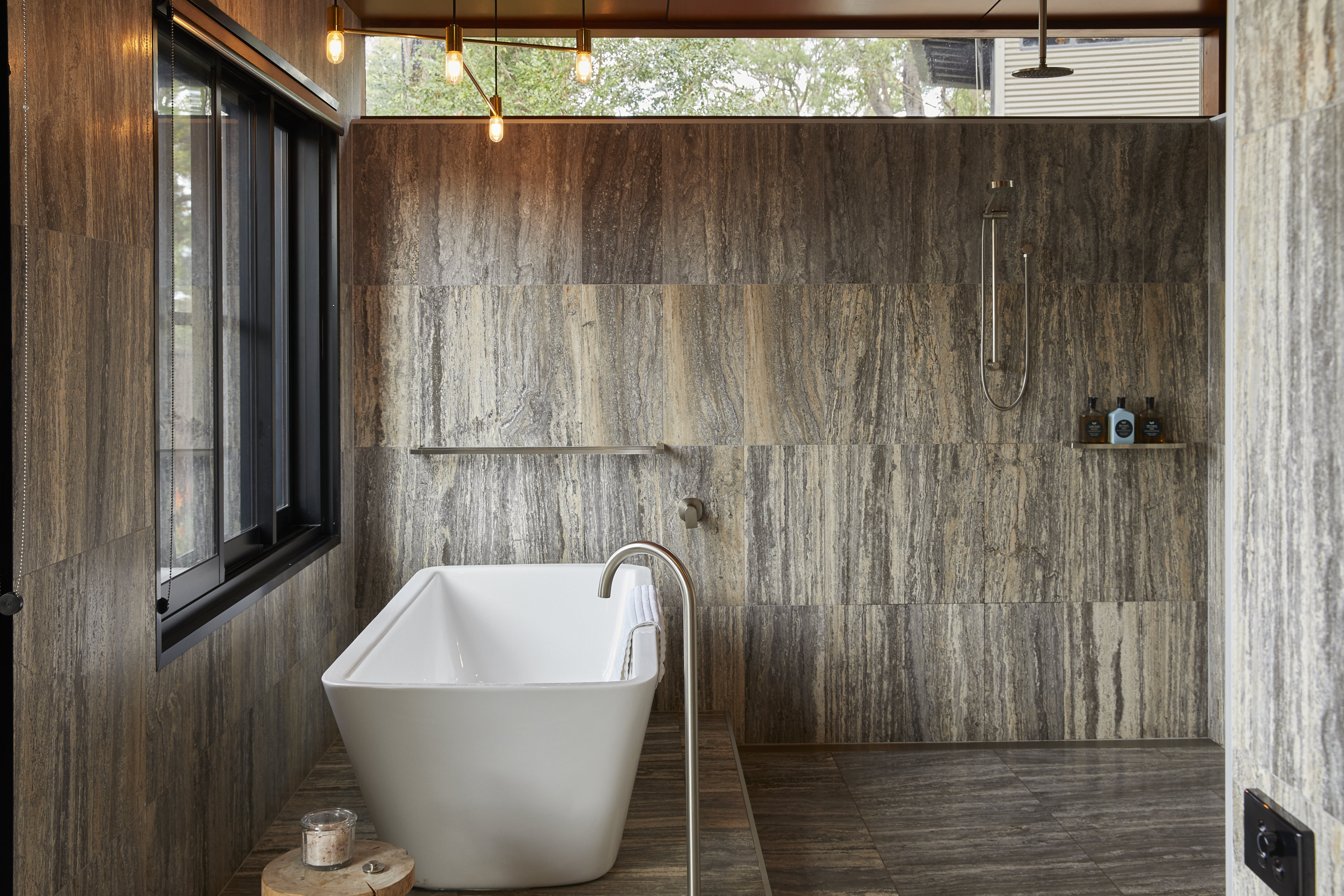 SPICERS SANGOMA RETREAT-guestroom-Lodge Suite - Bathroom.jpg