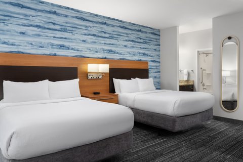 queen beds