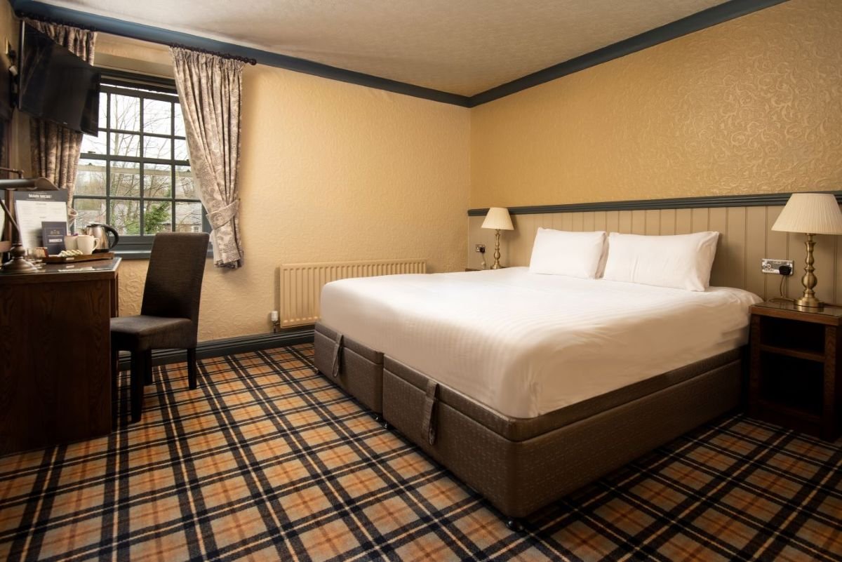 The Kingslodge Inn-guestroom-Double or Twin Room.jpg