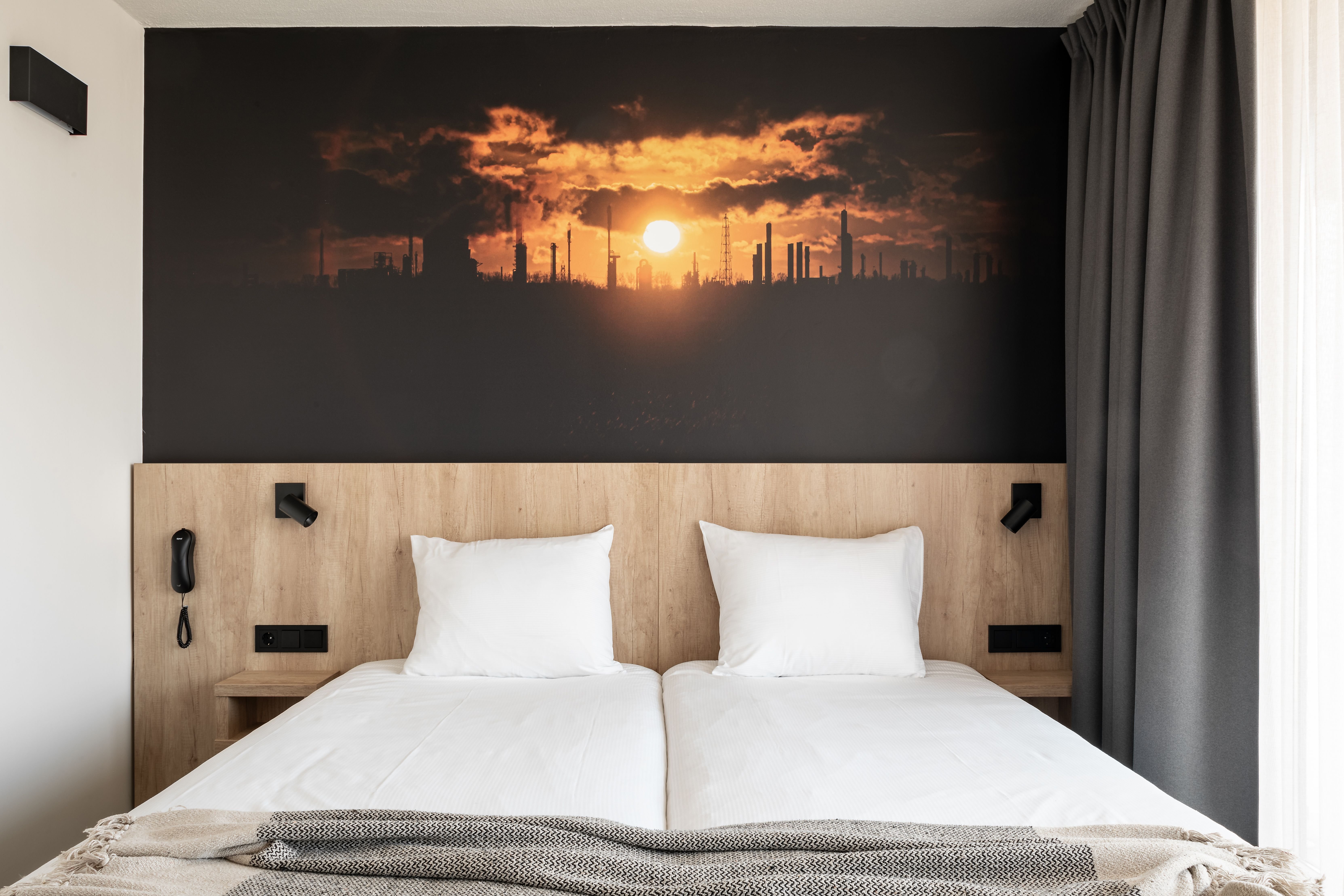 CITY HOTEL TERNEUZEN-guestroom-Comfort room.jpg