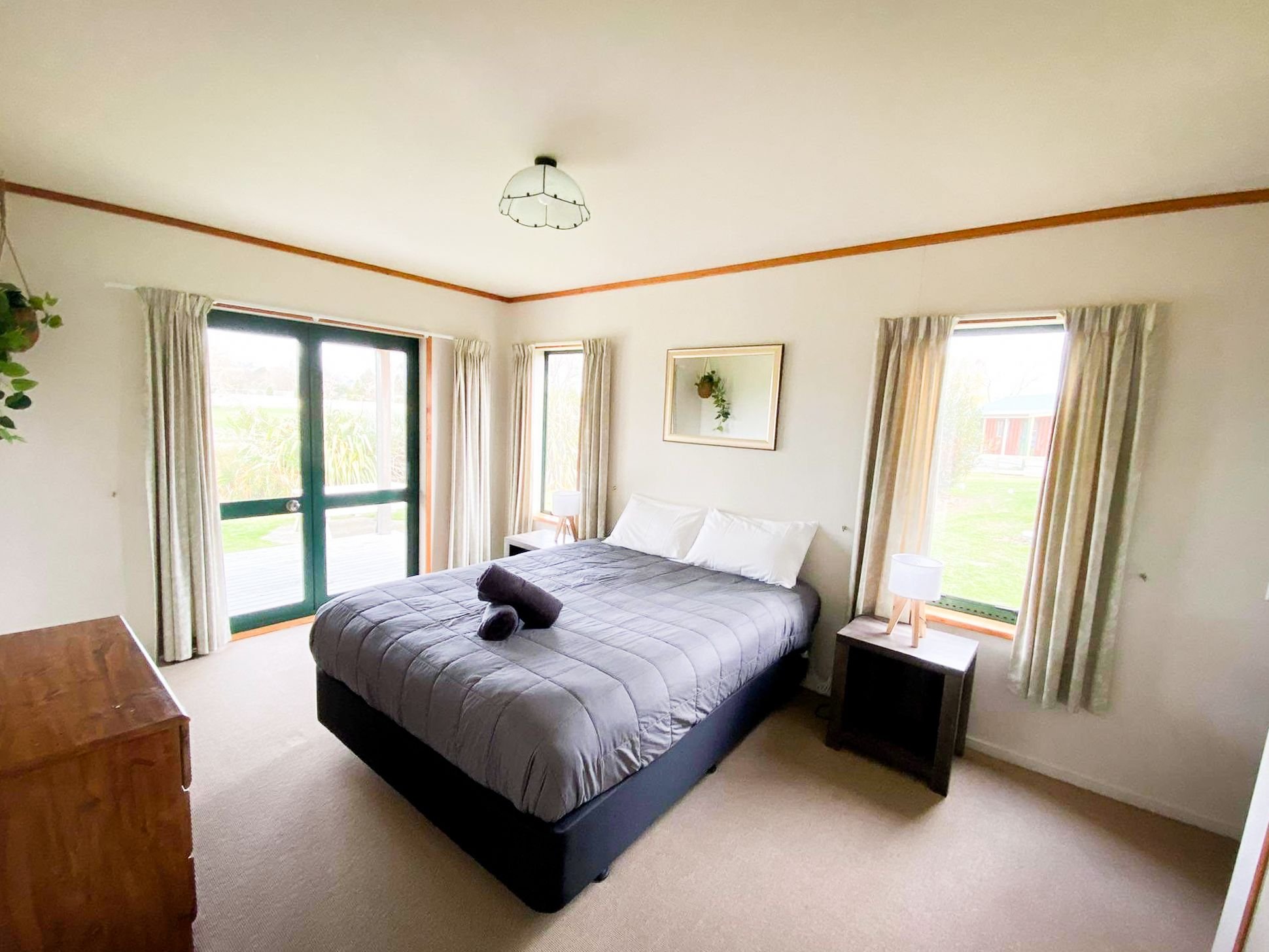 HAVELOCK NORTH HOLIDAY PARK-guestroom-One Bedroom Cottage.jpg