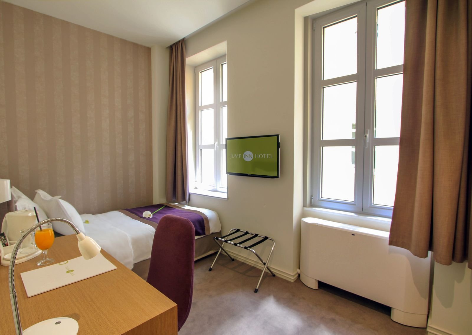JUMP INN HOTEL-guestroom-Single Room.jpg