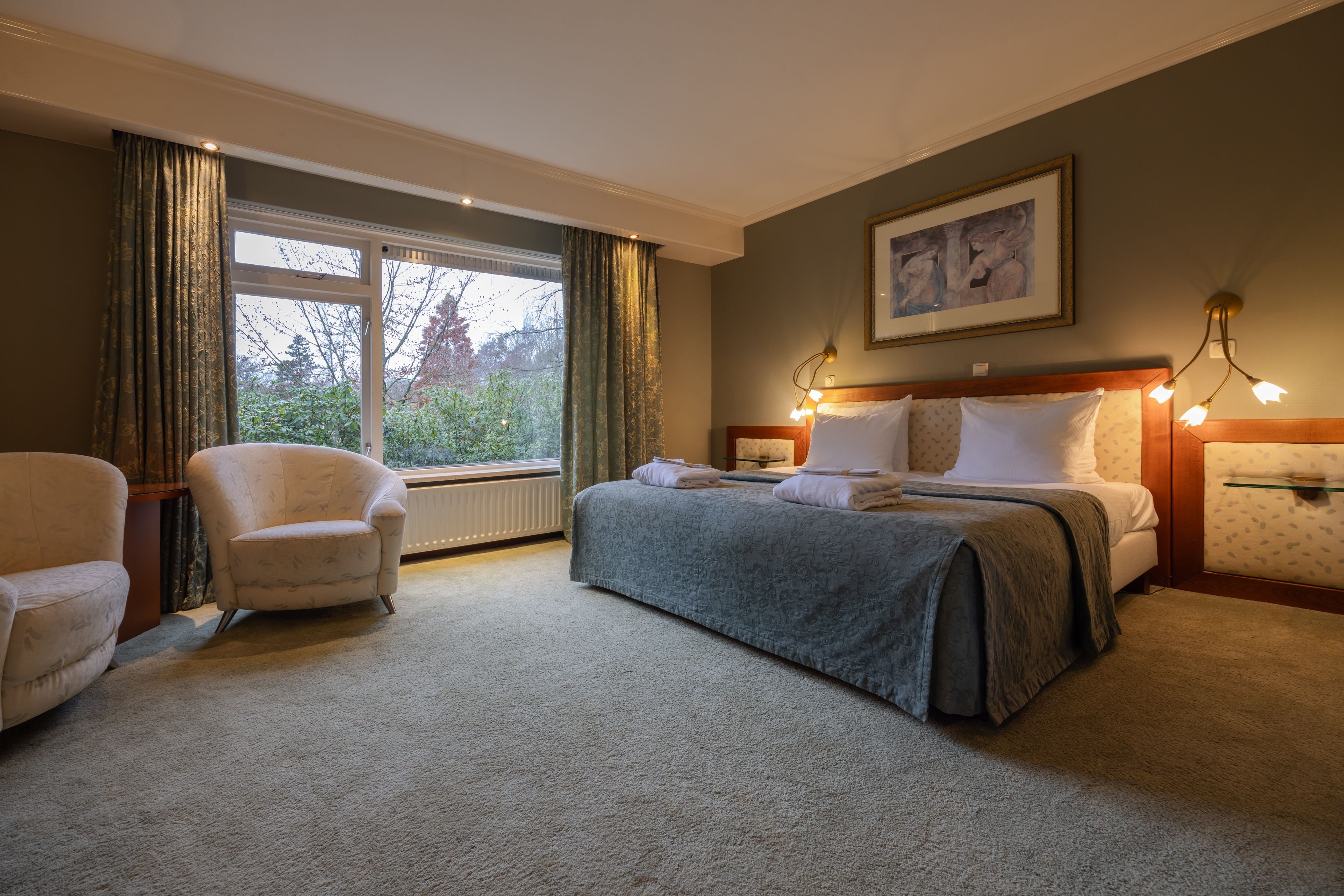 LANDGOED DE ROSEP-guestroom-Deluxe Room Classic.jpg