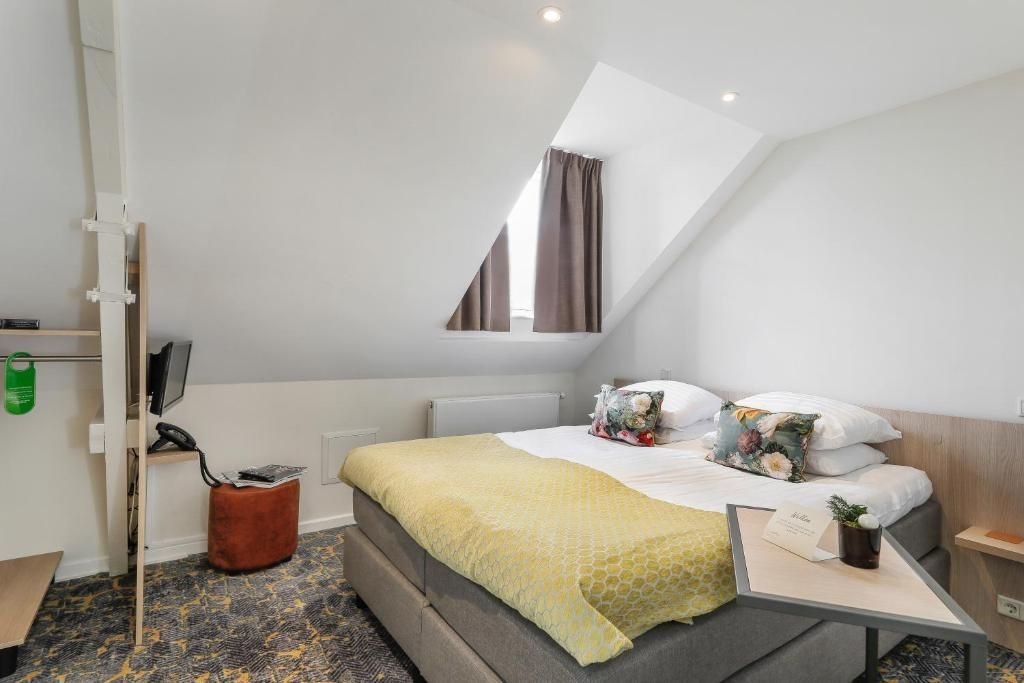 BOUTIQUE HOTEL JEROEN-guestroom-Small Double Room.jpg