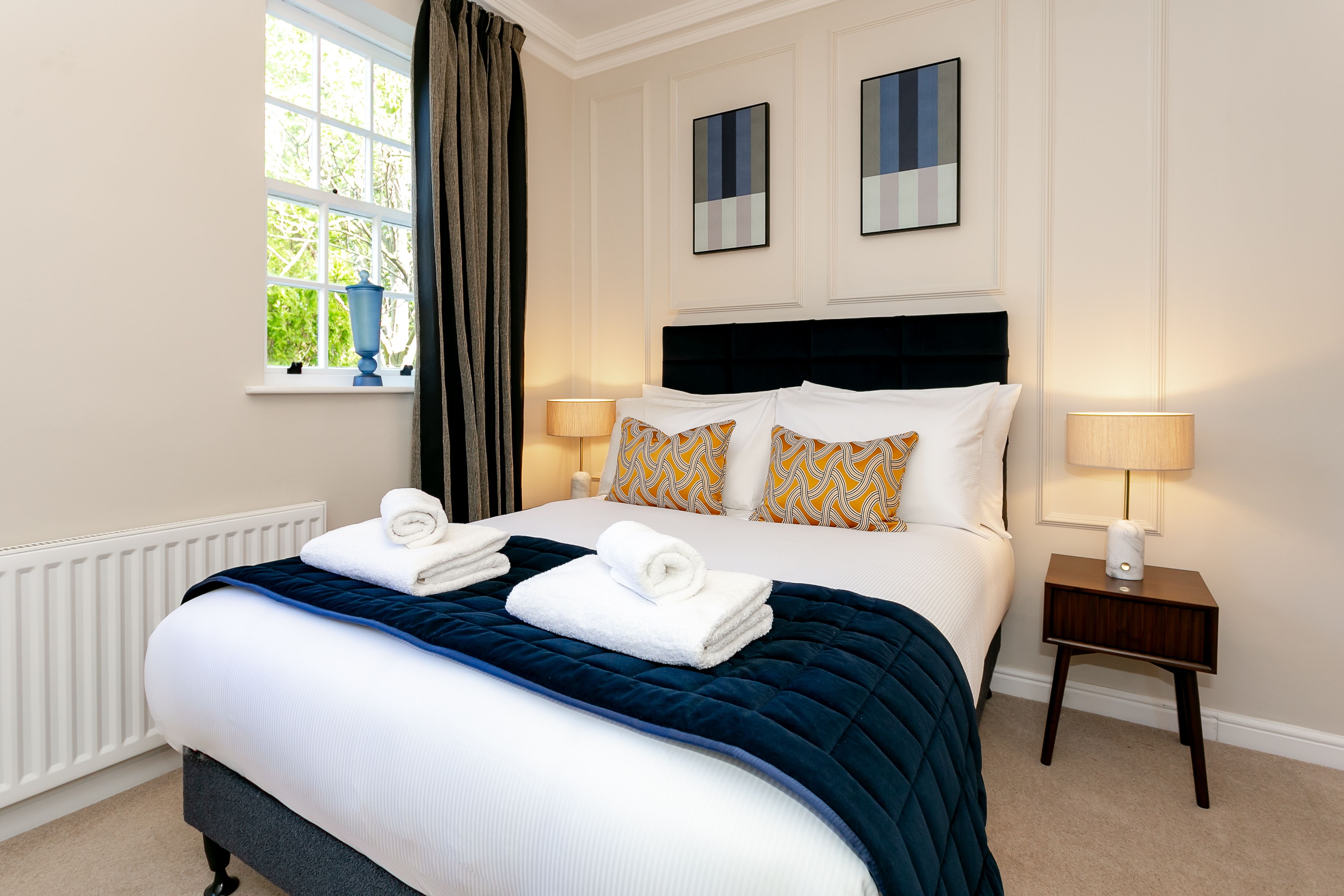 NEW HOLGATE HOTEL-guestroom-Luxury Suite.jpg