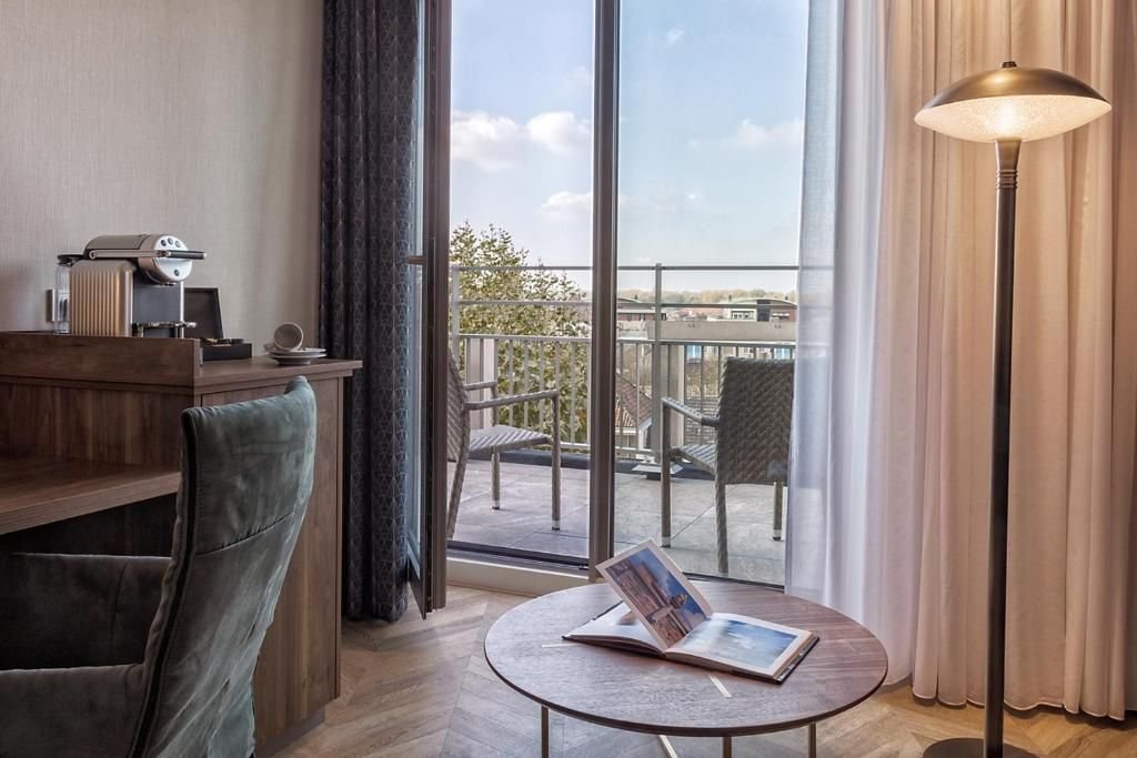 GRAND HOTEL VALIES-guestroom-Grand Suite.jpg
