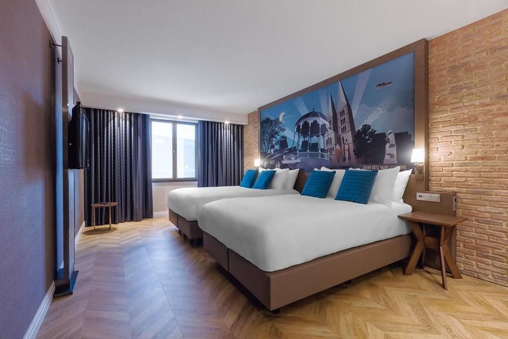 GRAND HOTEL VALIES-guestroom-Double Deluxe Room.jpg