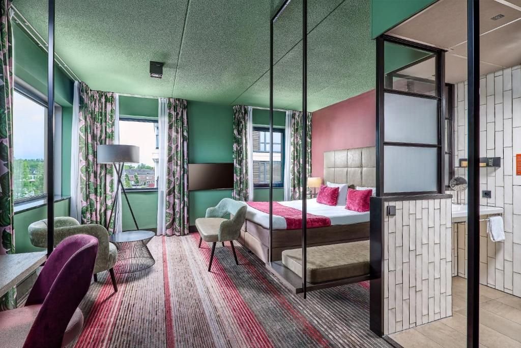 HOTEL RESTAURANT GRANDCAFE T VOORHU-guestroom-Superior Room.jpg