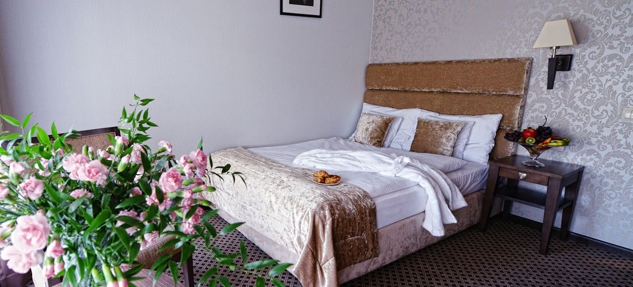 GOLD HOTEL SILVIA-guestroom-Standard double room.jpg