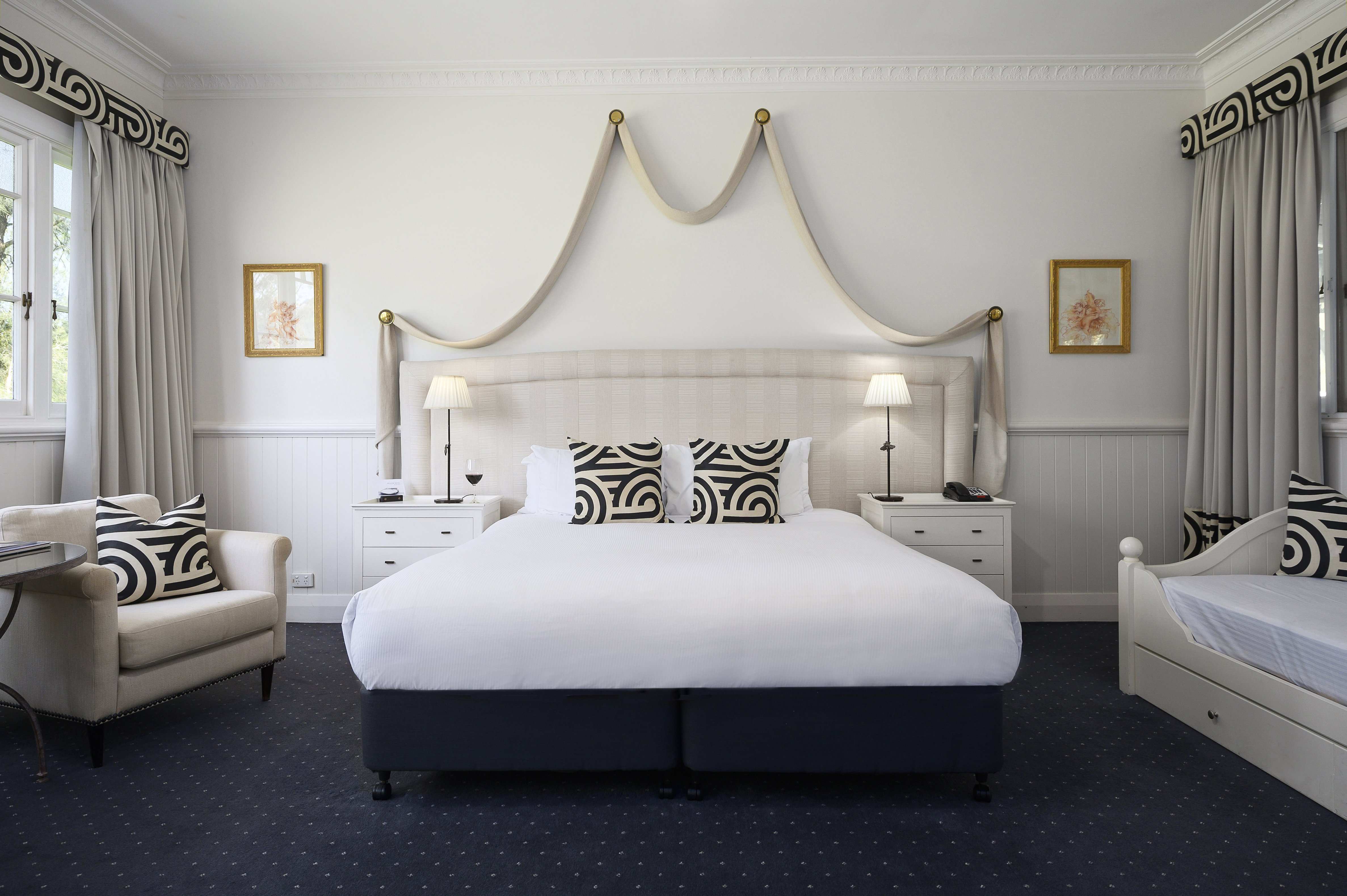 The Convent Hunter Valley-guestroom-Deluxe Room.jpg