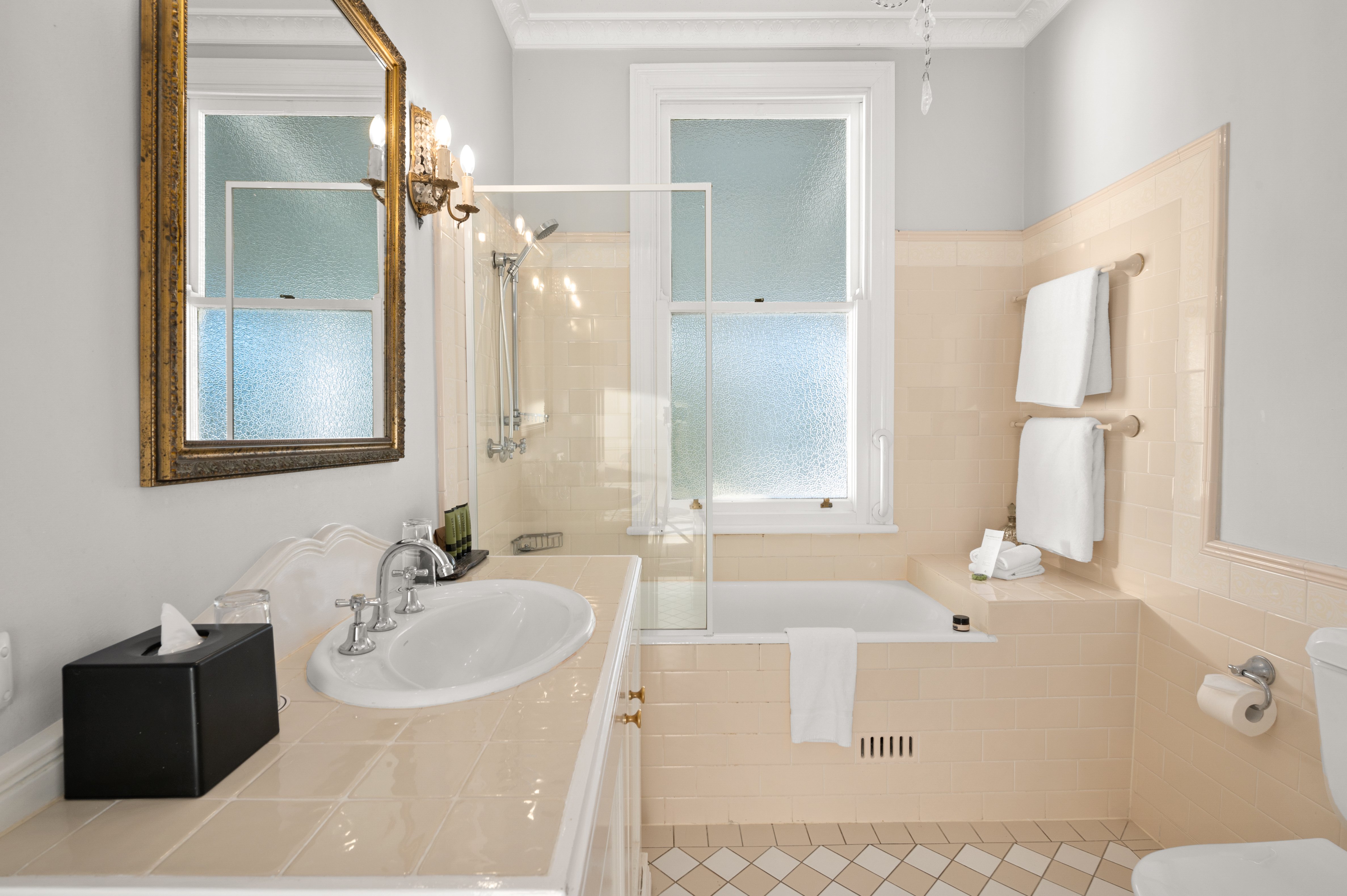 The Convent Hunter Valley-guestroom-Premier Room - Bathroom.jpg