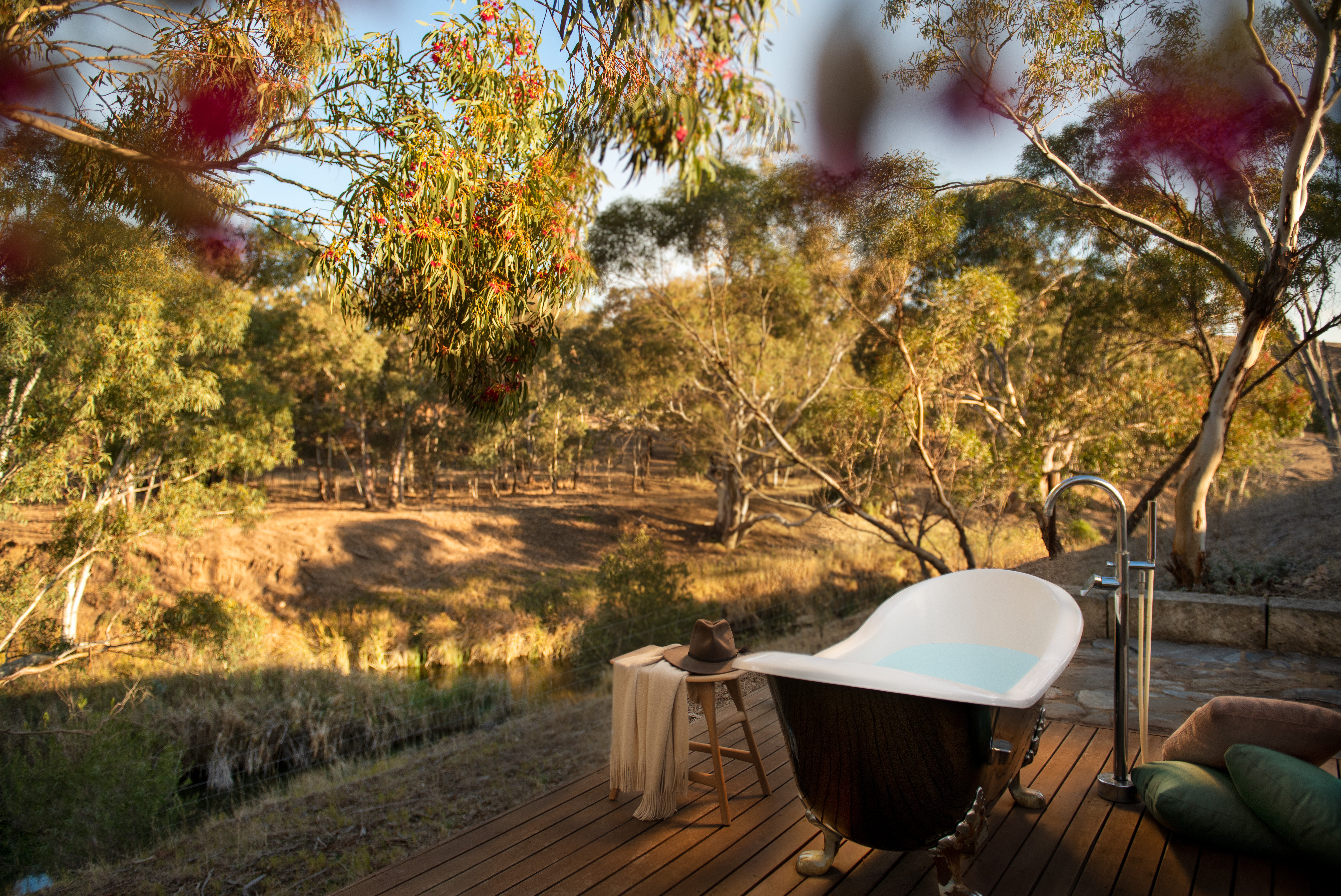 KINGSFORD THE BAROSSA-guestroom-Bush Bath.jpg