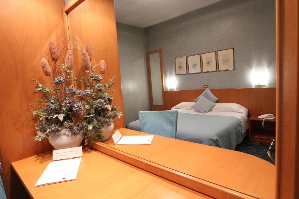 HOTEL GLOBO-guestroom-Guest Room.jpg