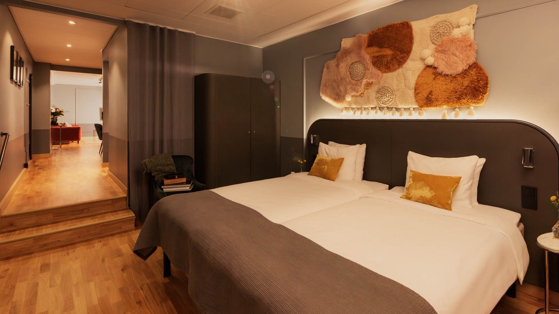 HOTEL HASSELBACKEN-guestroom-Junior Suite.jpg