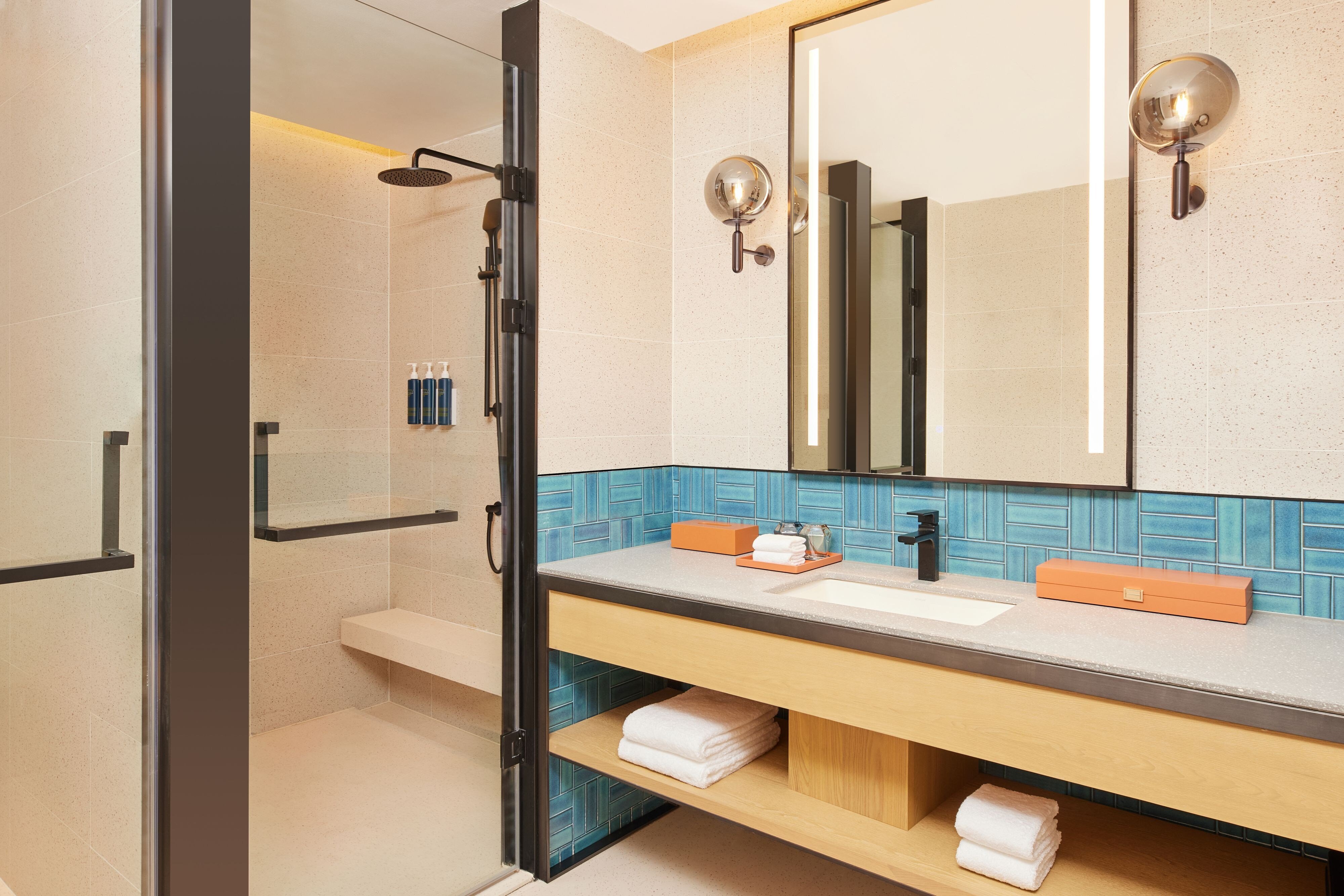 Four Points by Sheraton Chongqing North Railway Station-guestroom-Executive Suite.jpg