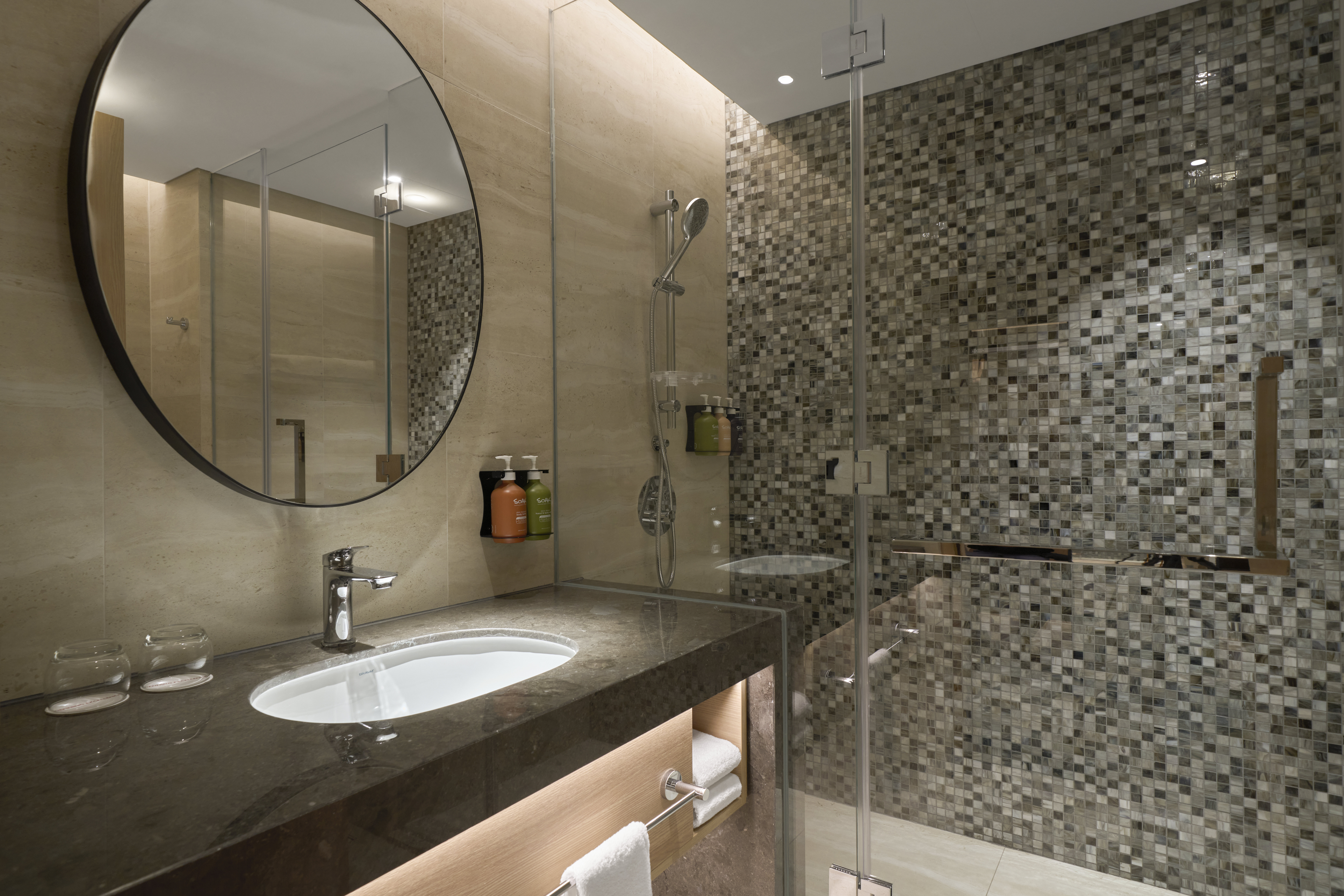 HOLIDAY INN STES VIENTIANE BY IHG-guestroom-Feel rejuvenated in our modern bathrooms.jpg