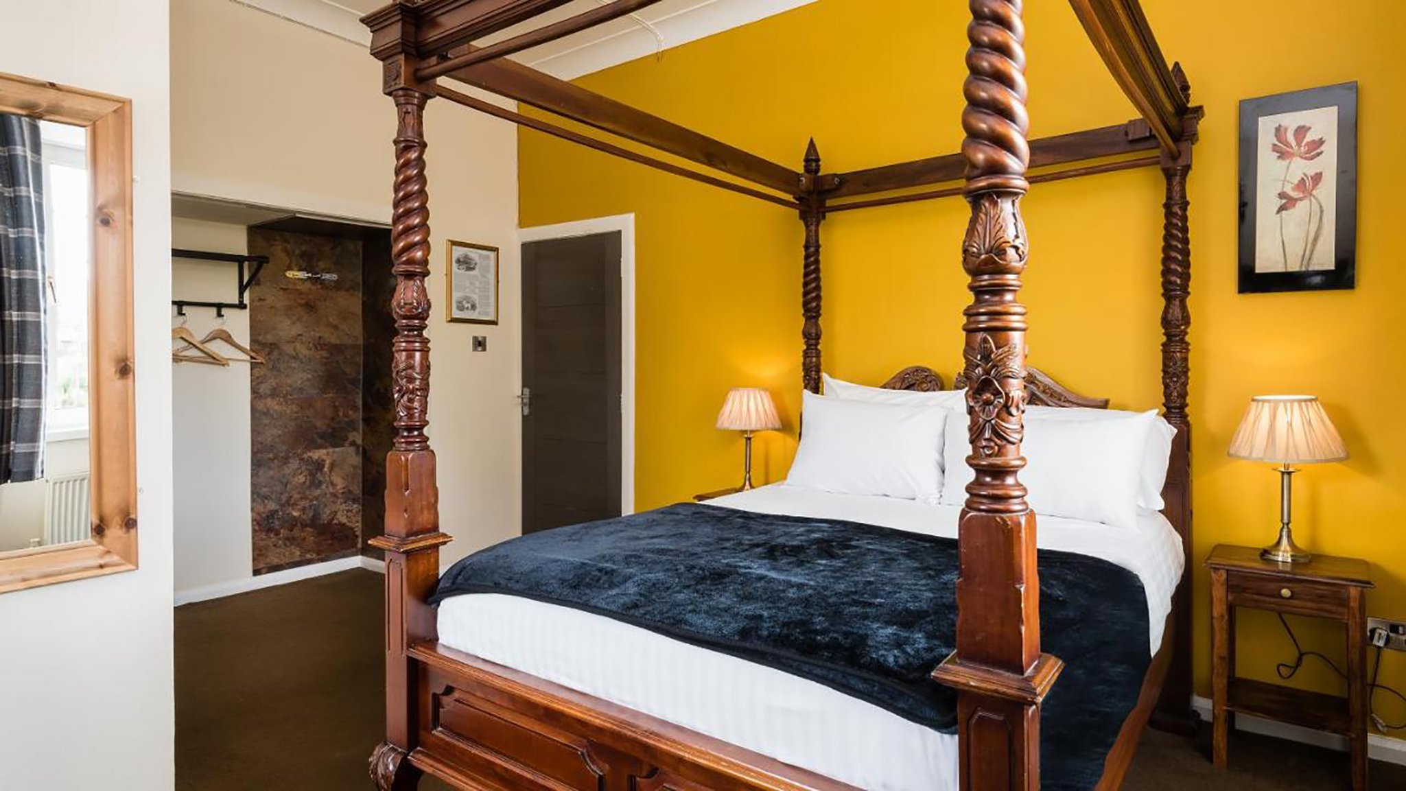 Killin Hotel-guestroom-Suite.jpg
