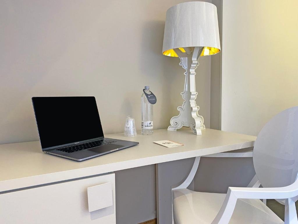 HOTEL EUROPA - TARANTO-guestroom-GUEST ROOM.jpg