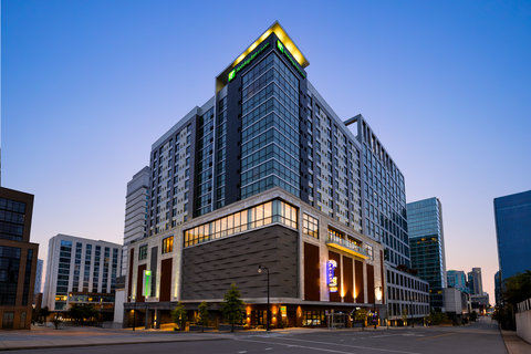 Take advantage of our location at the corner of business & leisure