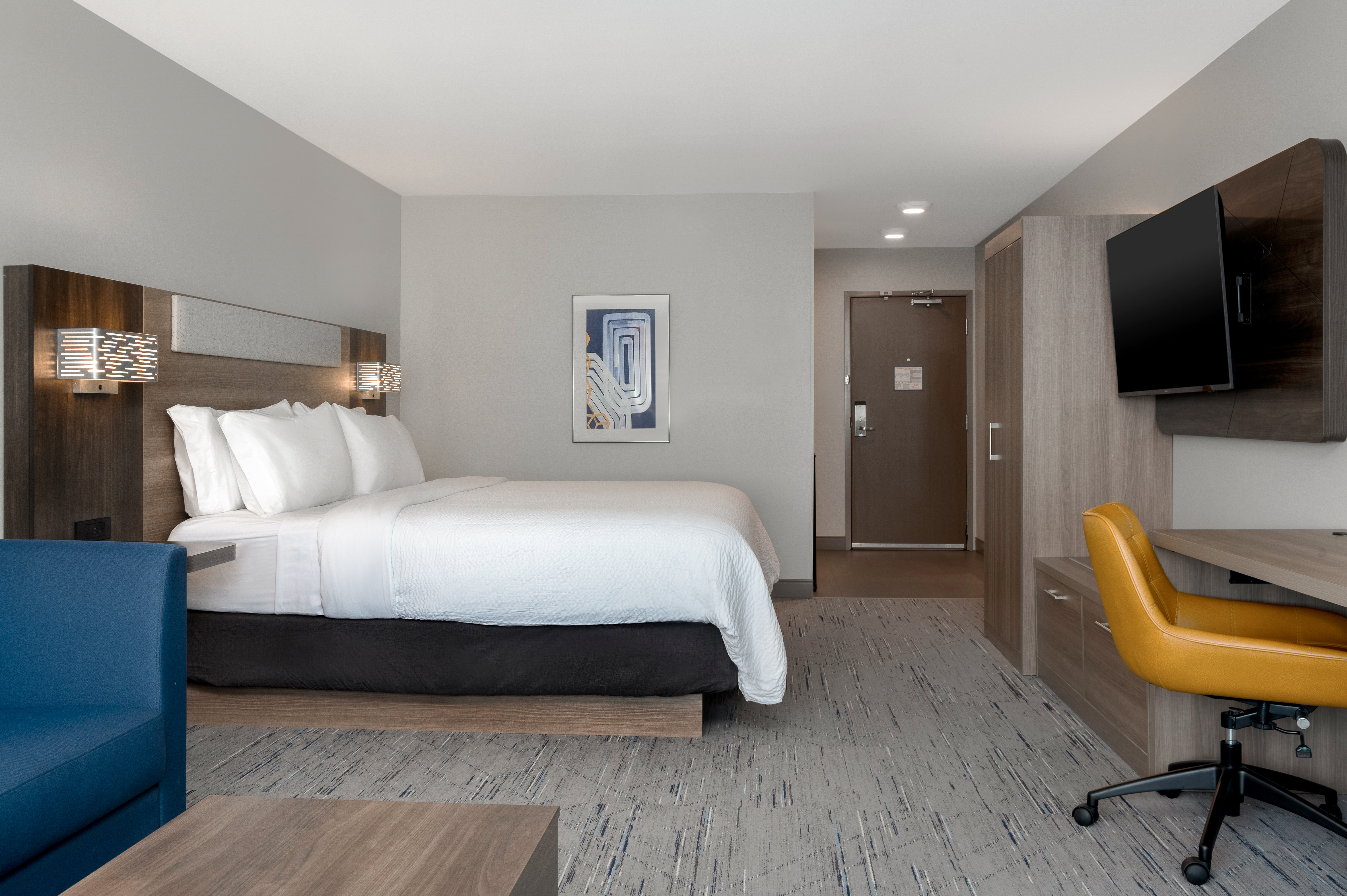 HOLIDAY INN EXP STES ALTON BY IHG-guestroom-Guest room king suite.jpg